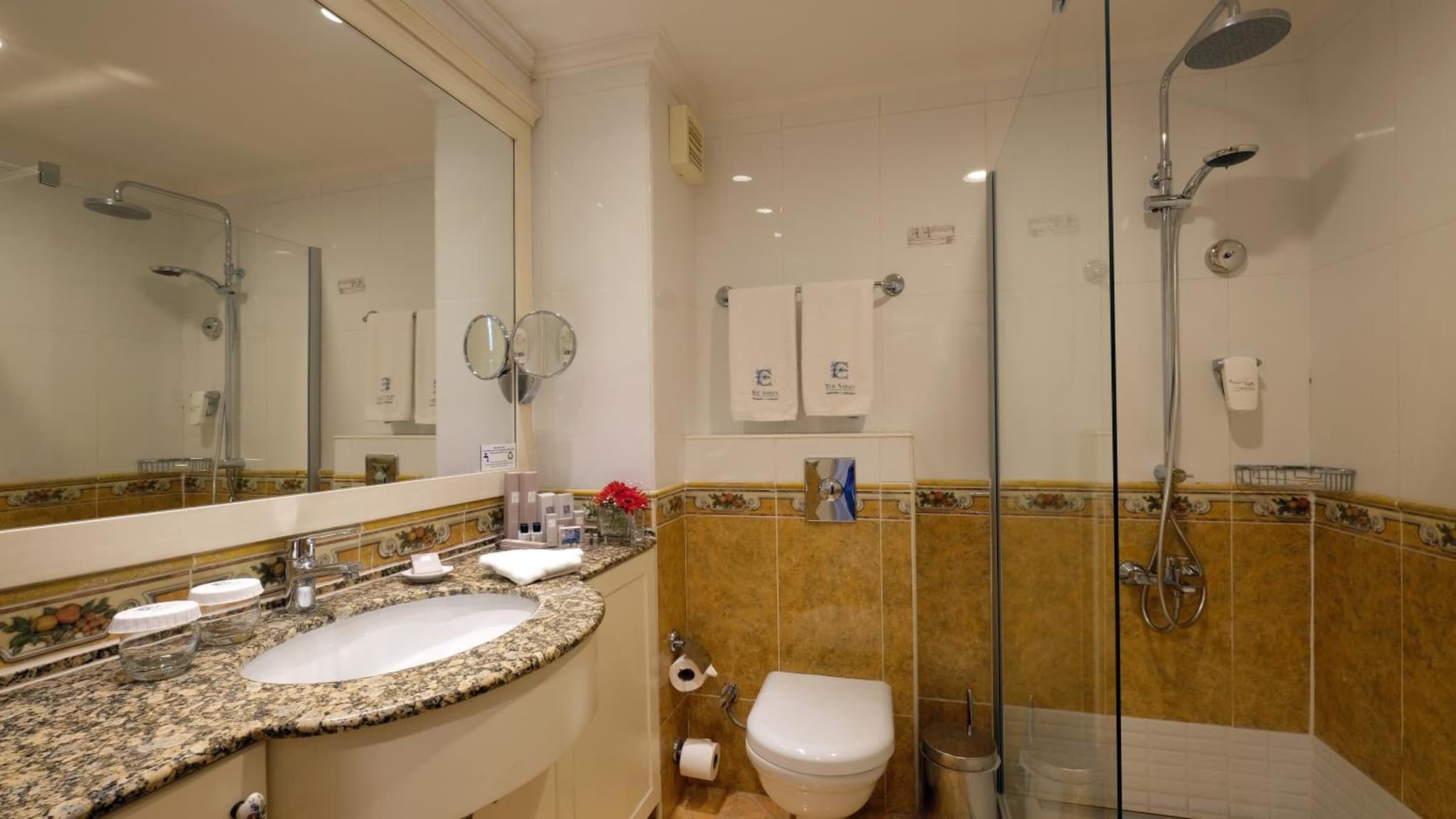 Ece Saray Marina Tatil Köyü - Image 2