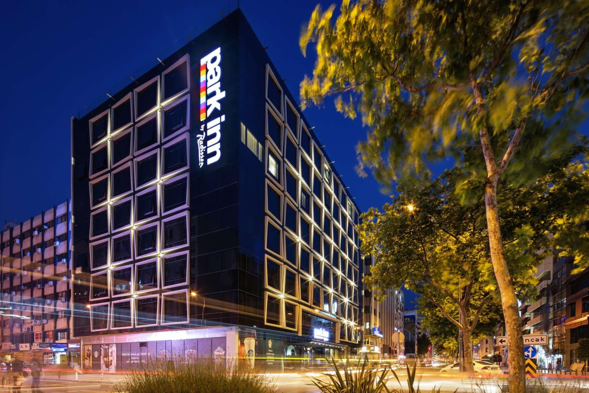Park Inn by Radisson İzmir - Image 2
