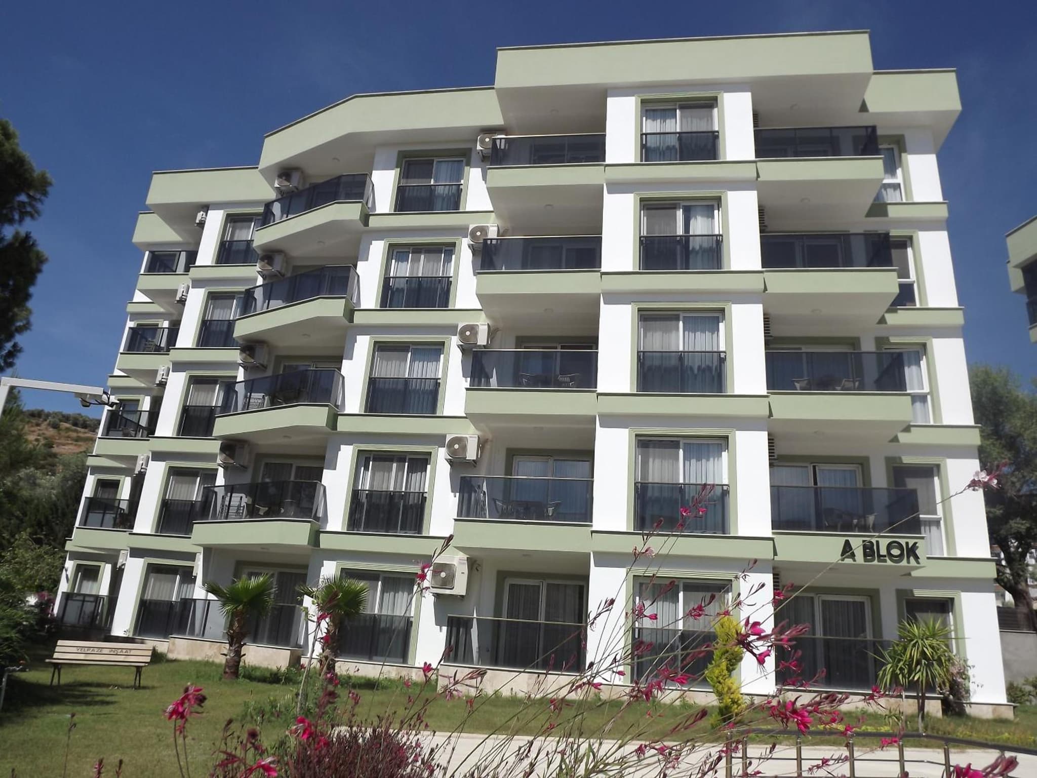 Opus Apart Hotel - Image 1