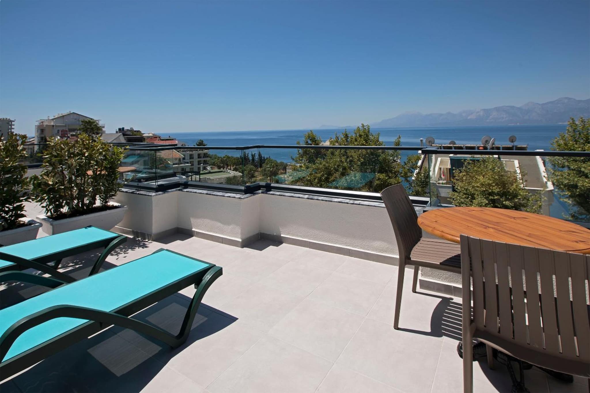 Pure Blanche Hotel - Image 3