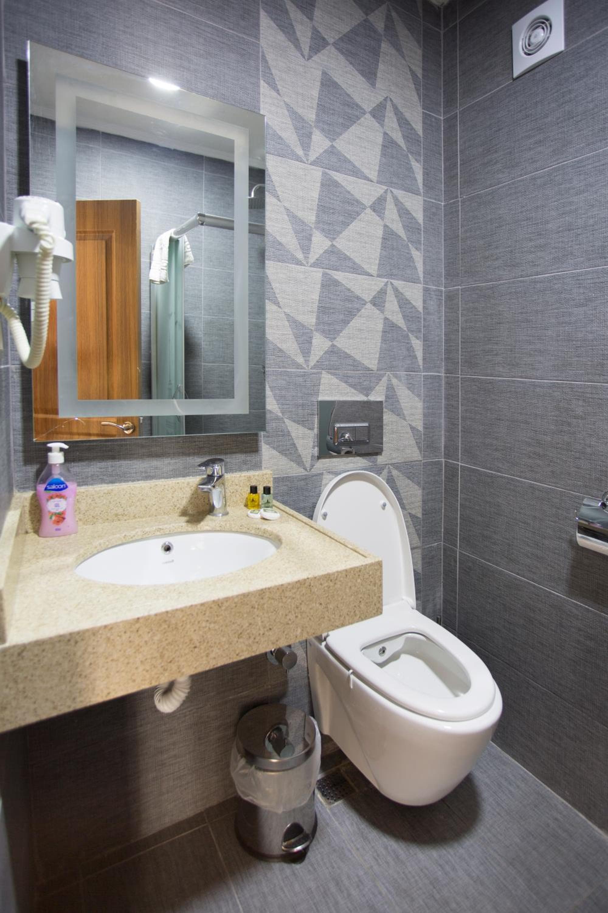 T-Square Residence - Image 4