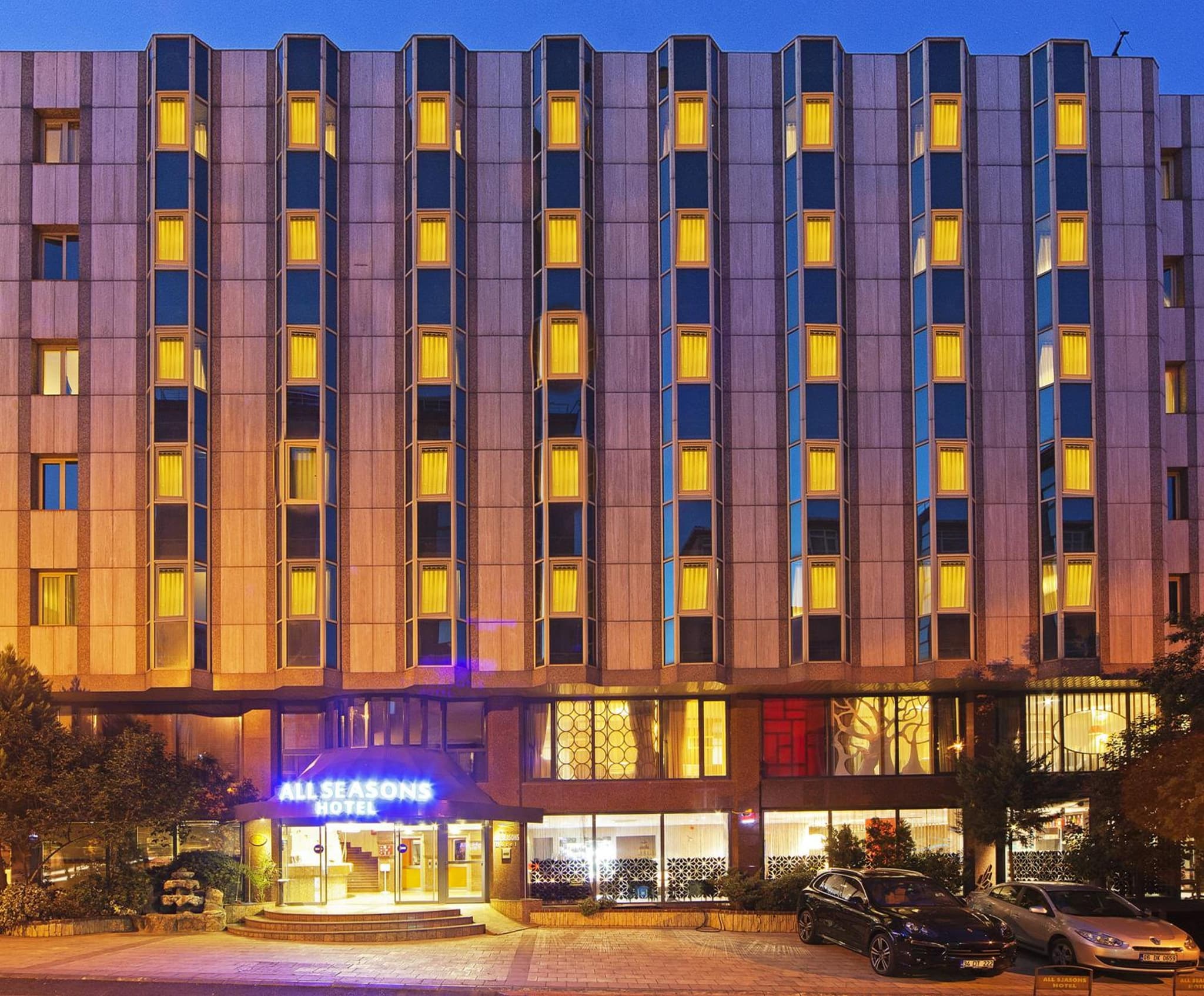 All Seasons Hotel - Image 1