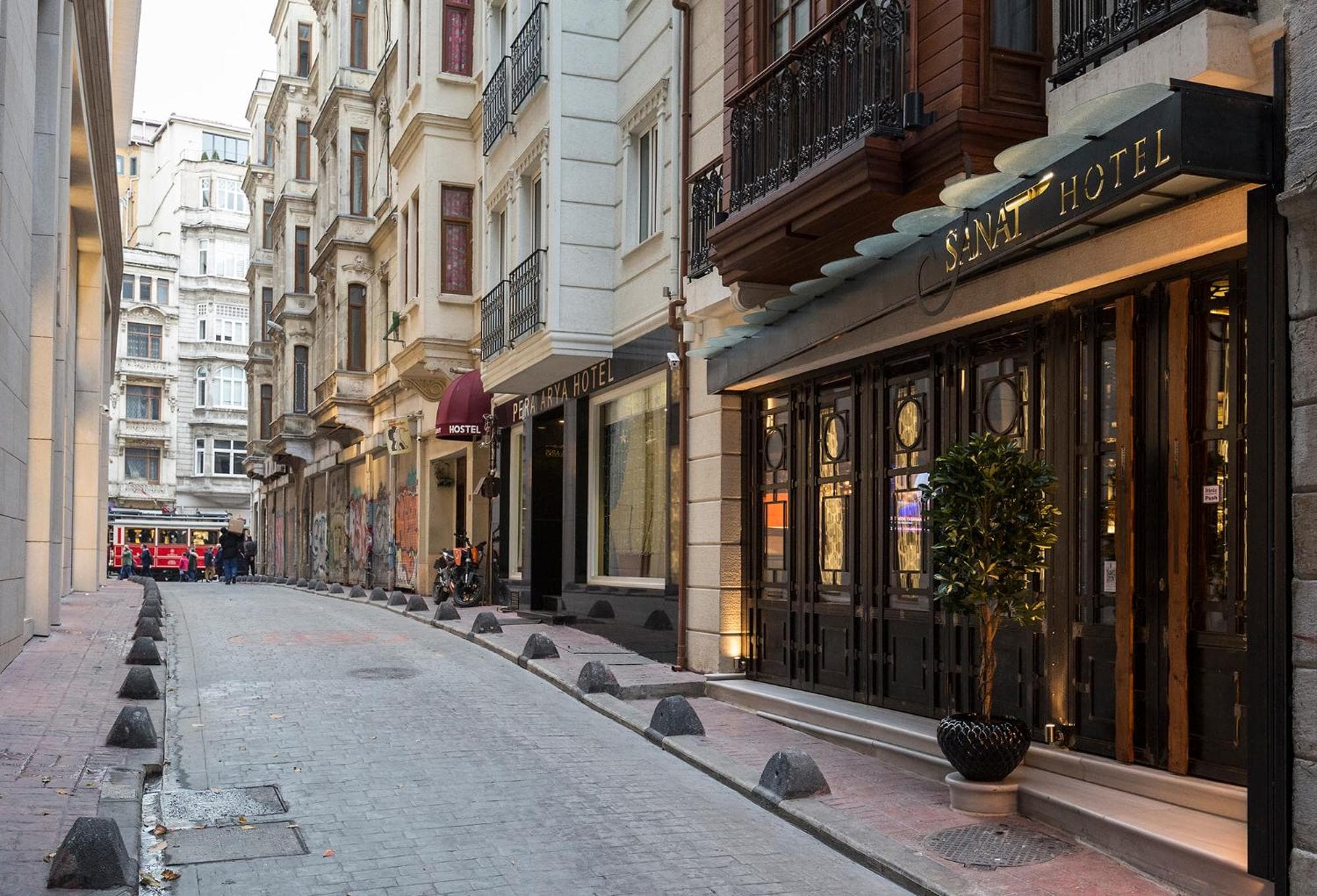 Sanat Boutique Otel Pera - Image 1