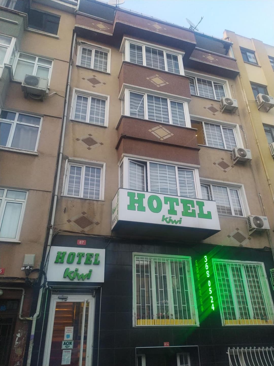 Hotel Kiwi fotoğrafı