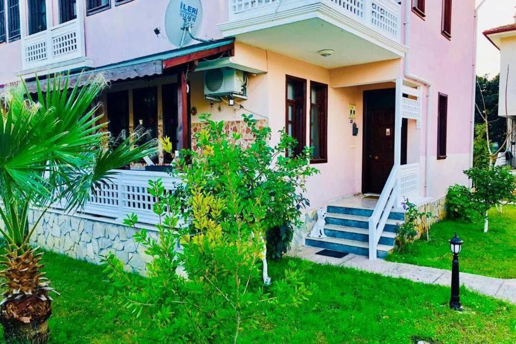 PEACEFUL HOUSE Otel - Image 2