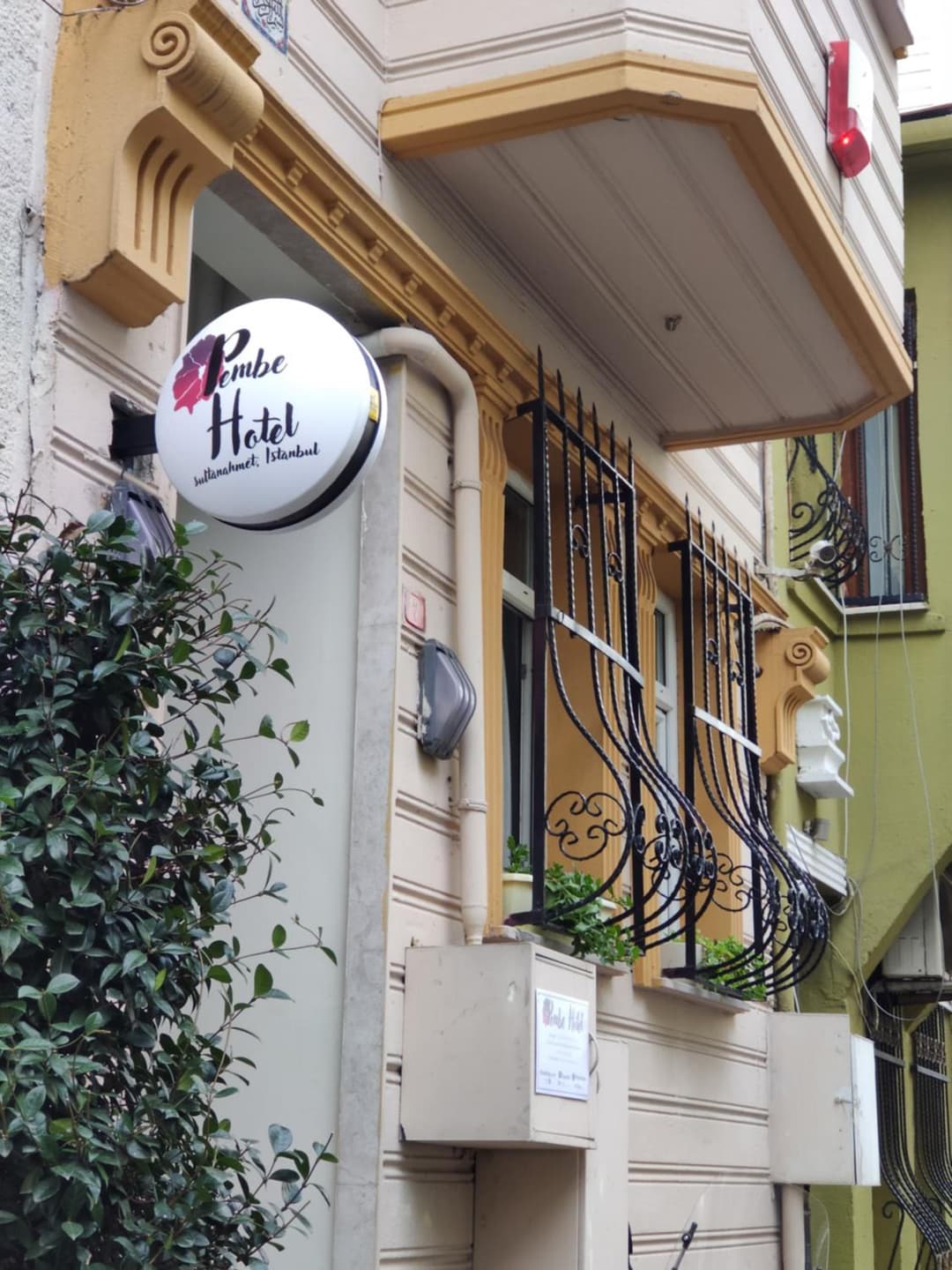 Pembe Otel fotoğrafı