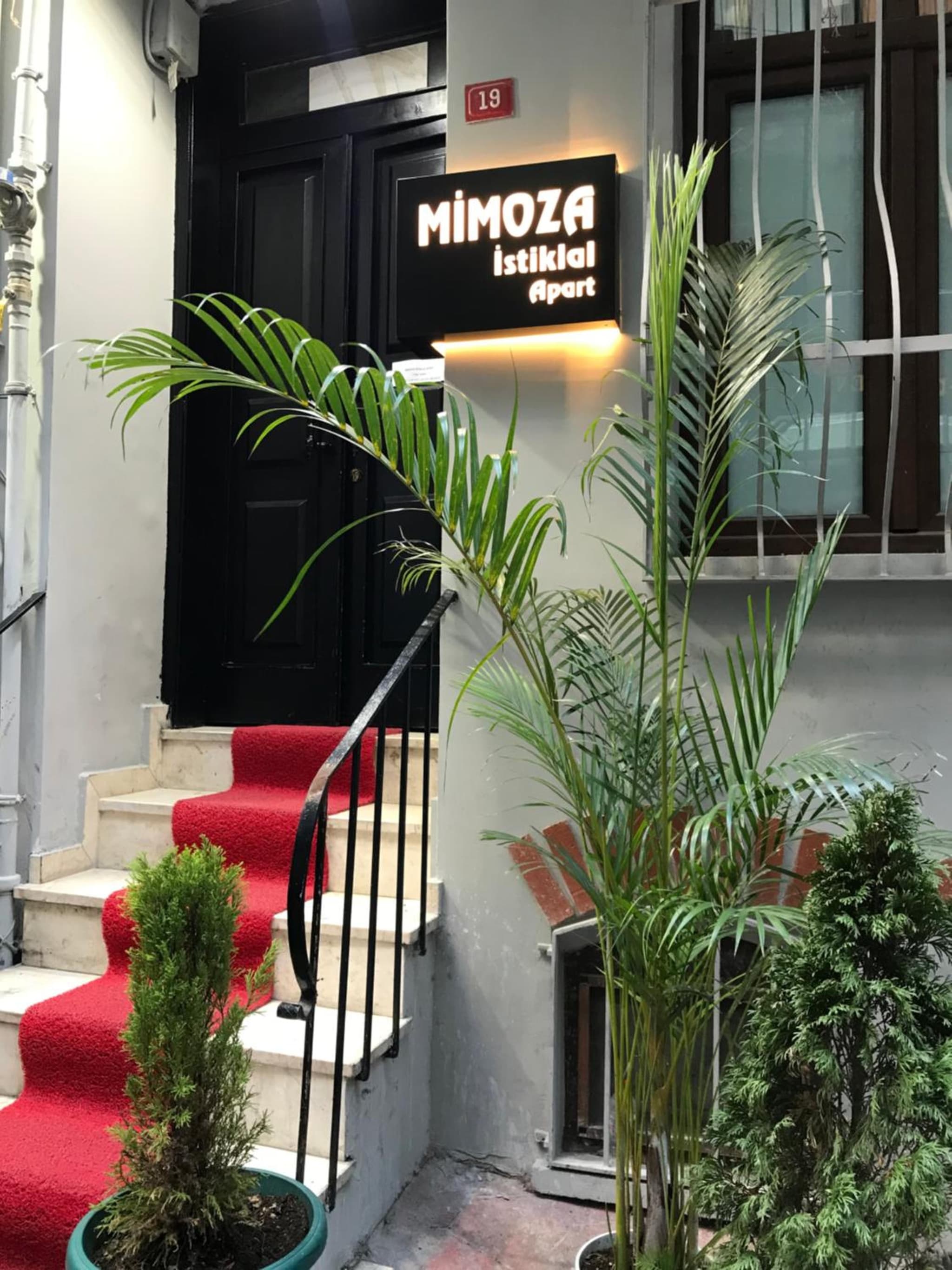 Mimoza İstiklal Apart Hotel - Image 1