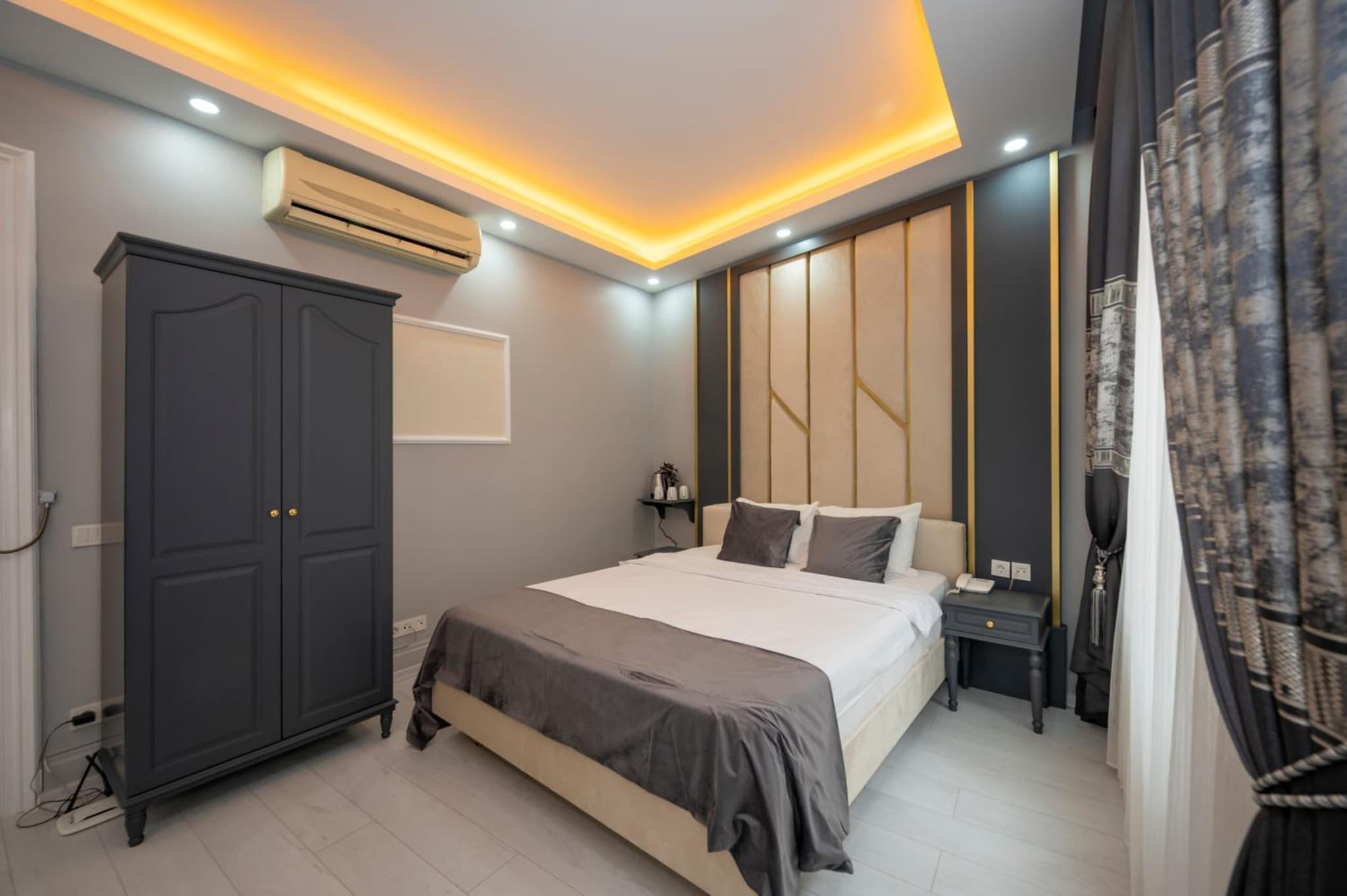 Hotel Next2 becomes Next2 Otel. - Image 2