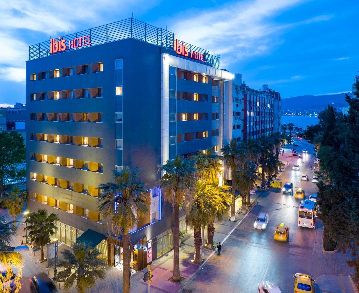 Ibis İzmir Alsancak - Image 1