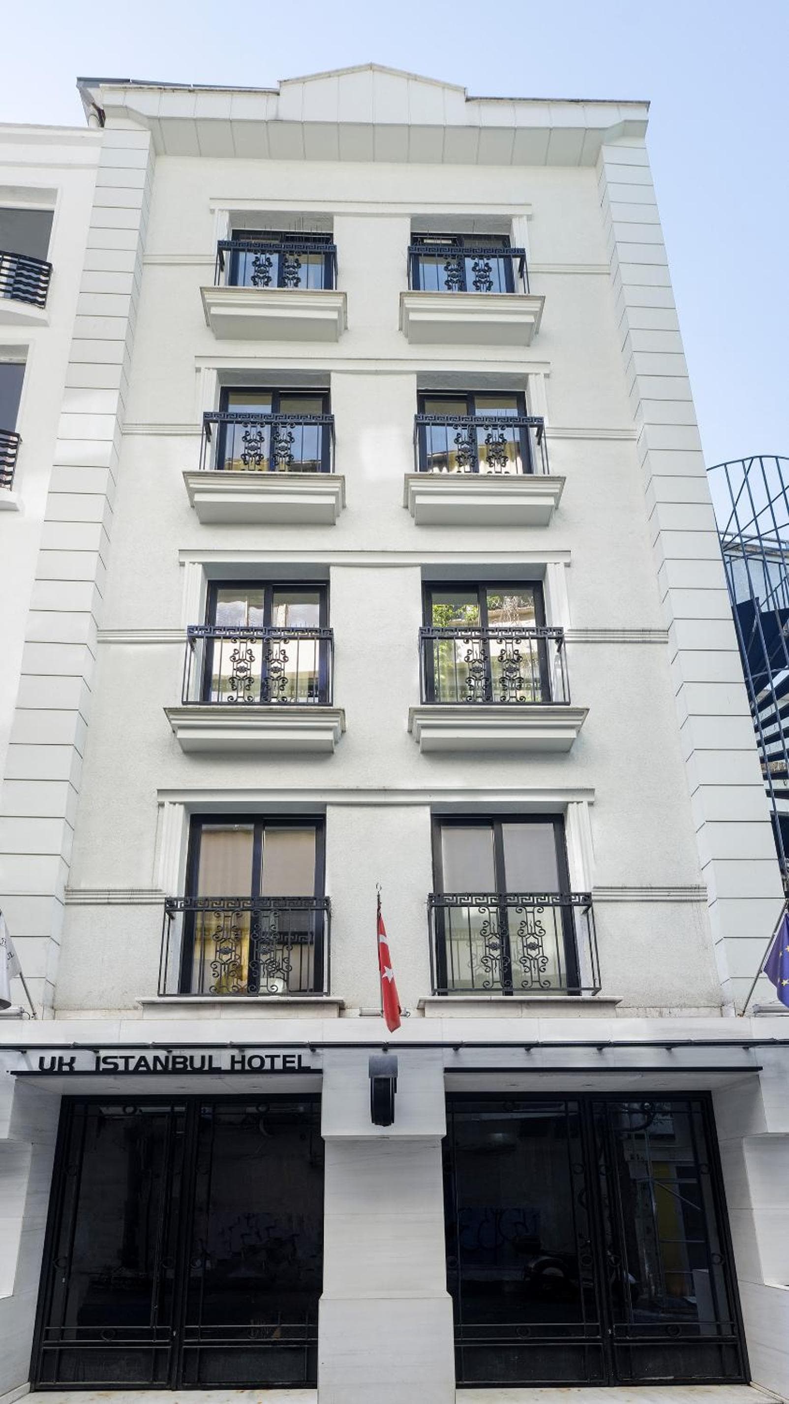 UK HOTEL İSTANBUL - Image 1