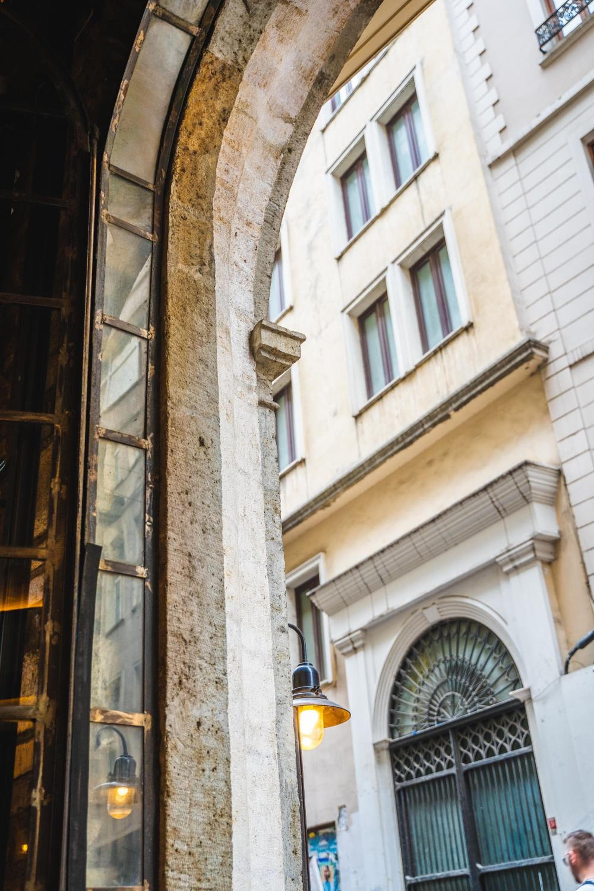 West Pera Otel - Image 1