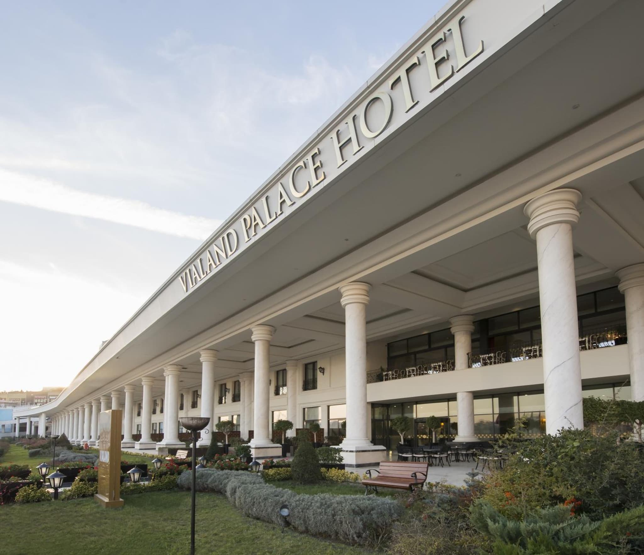 Vialand Palace Otel - Image 2