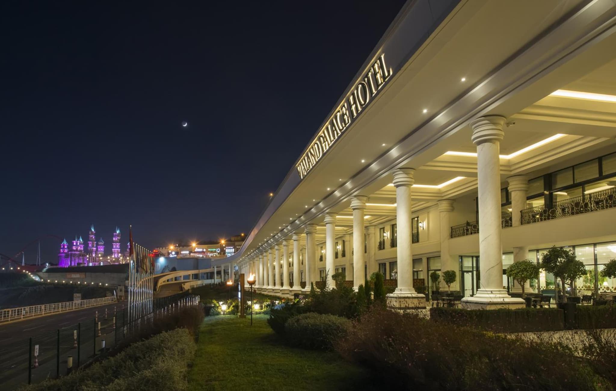 Vialand Palace Otel - Image 1