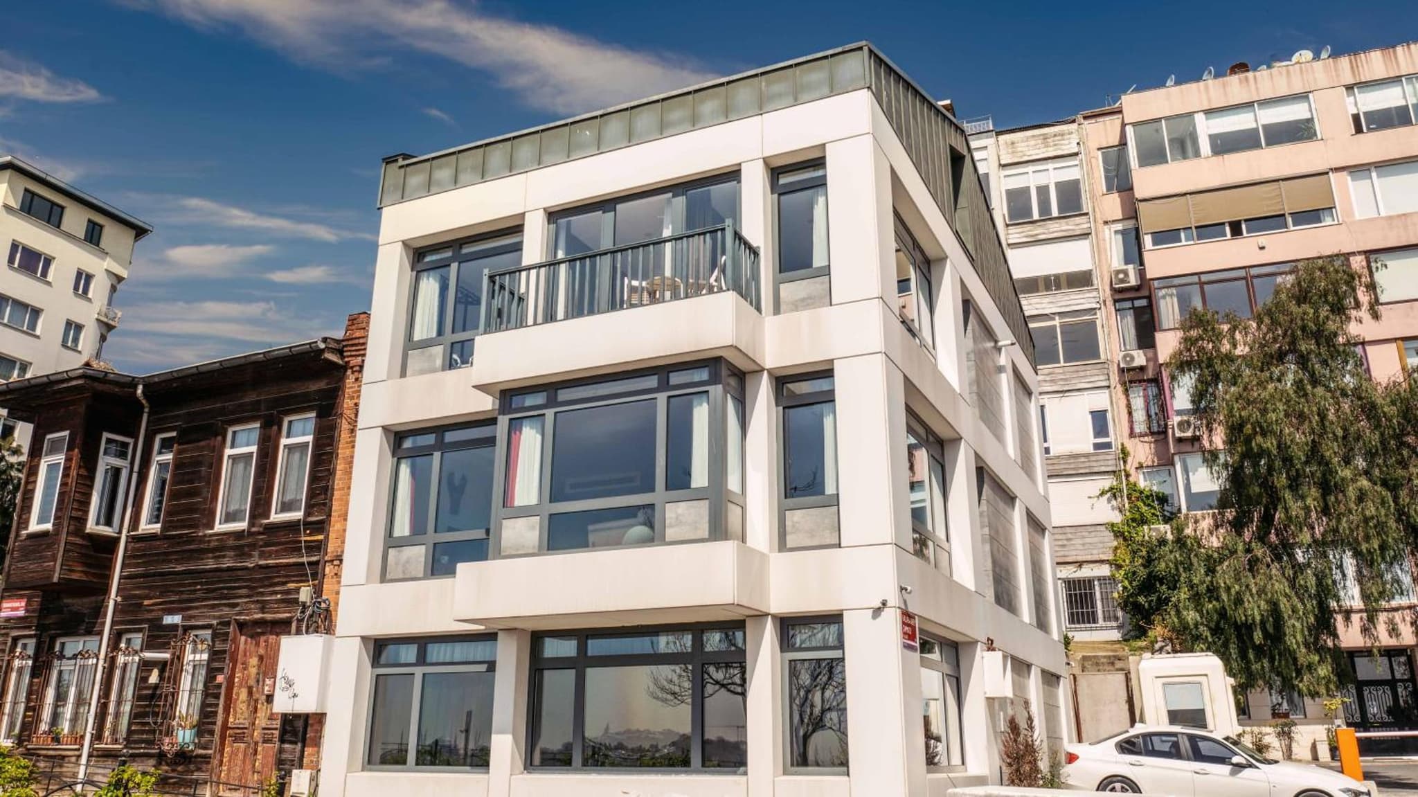 Monnas Bosphorus - Image 1