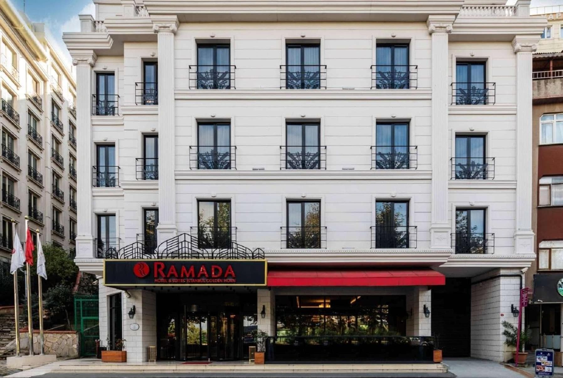 Ramada by Wyndham İstanbul Golden Horn - Image 1