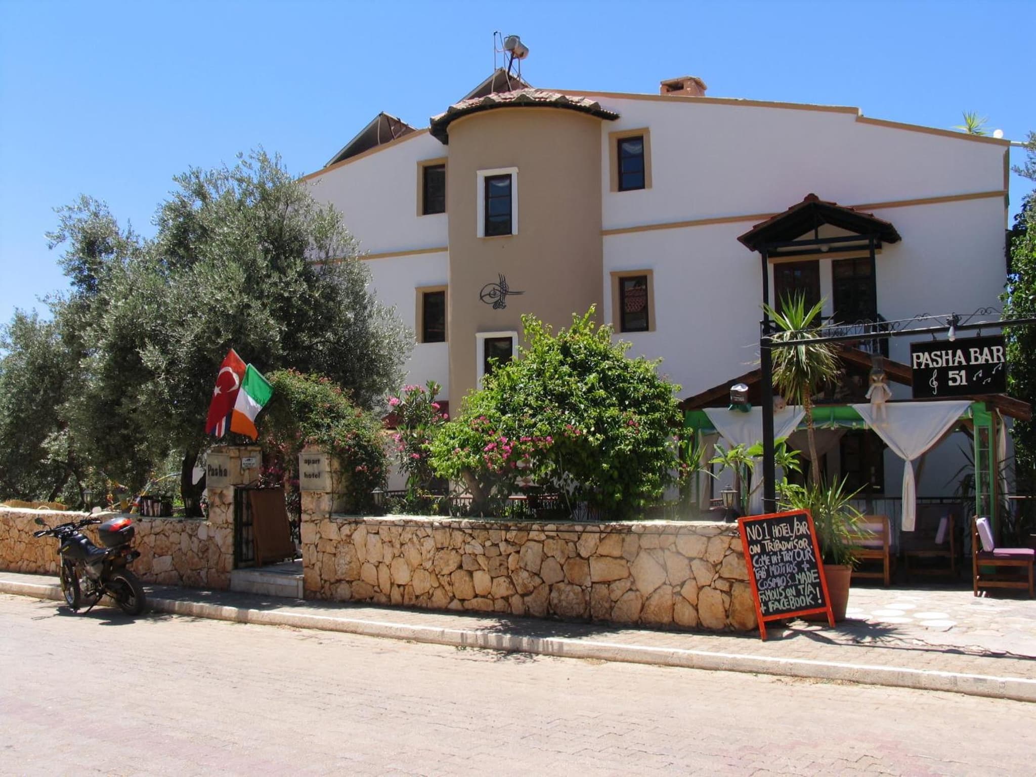 Pasha Apart Hotel - Image 1