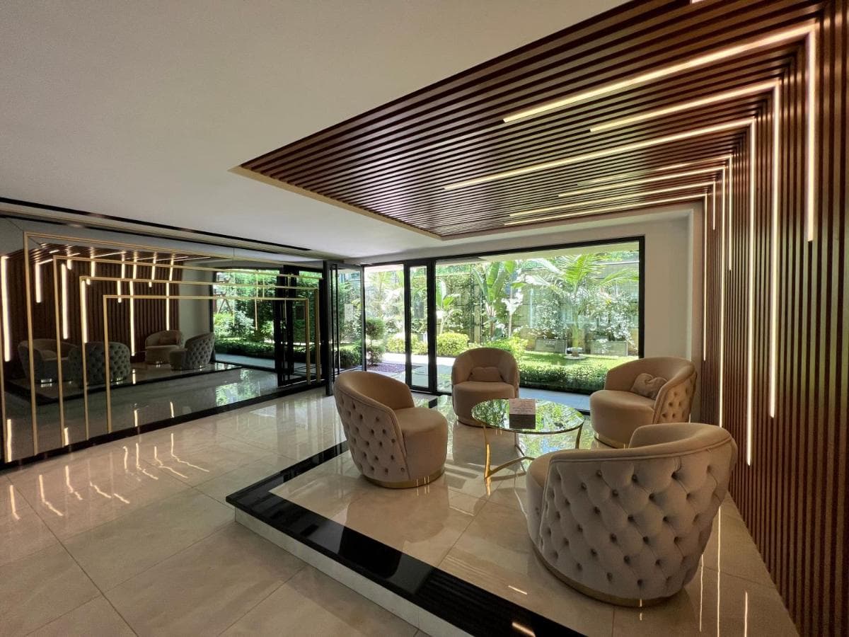 Best Home 25 - Cleopatra Exclusive, center - Image 1