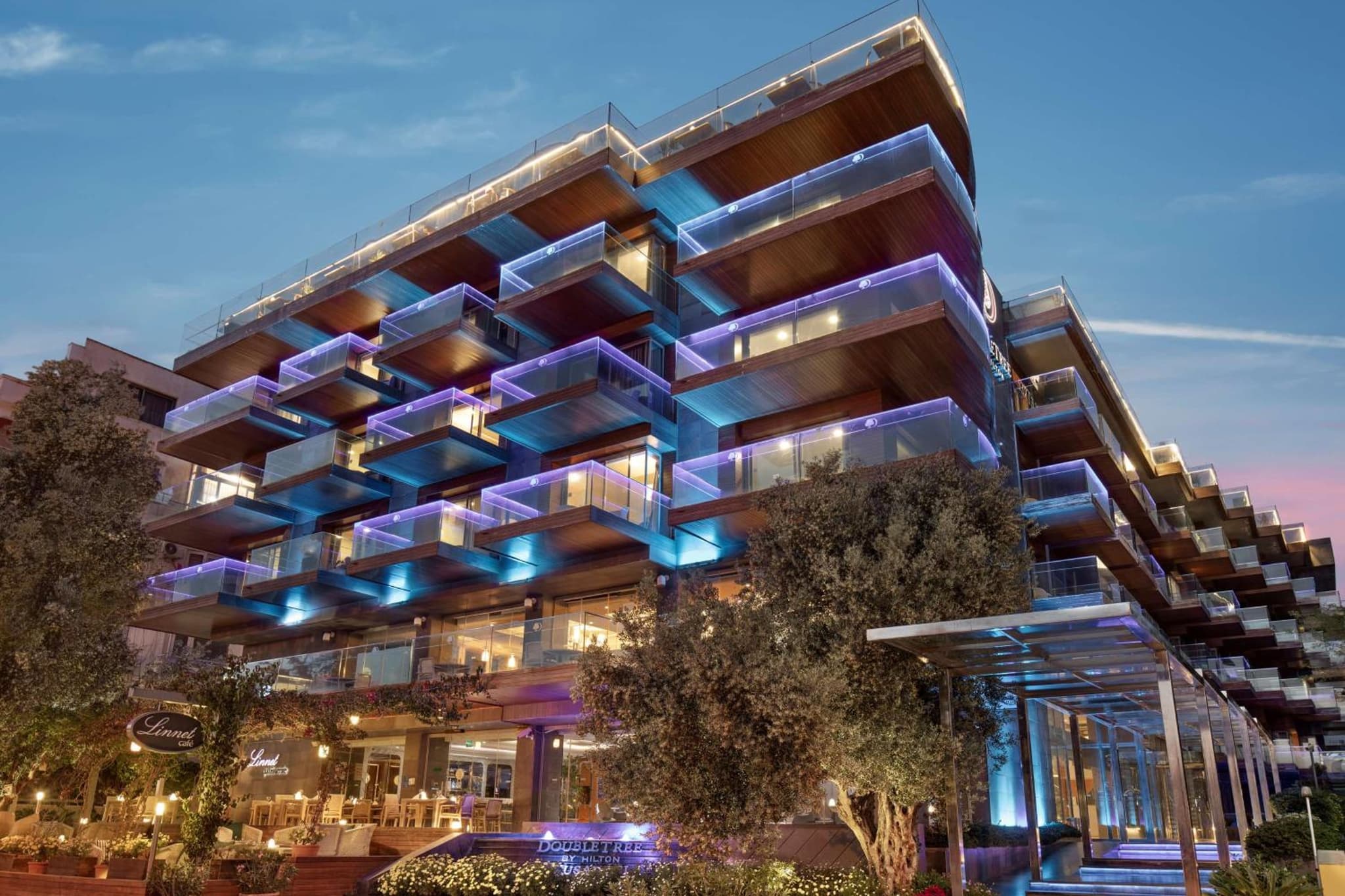 DoubleTree by Hilton Kusadasi - Image 1