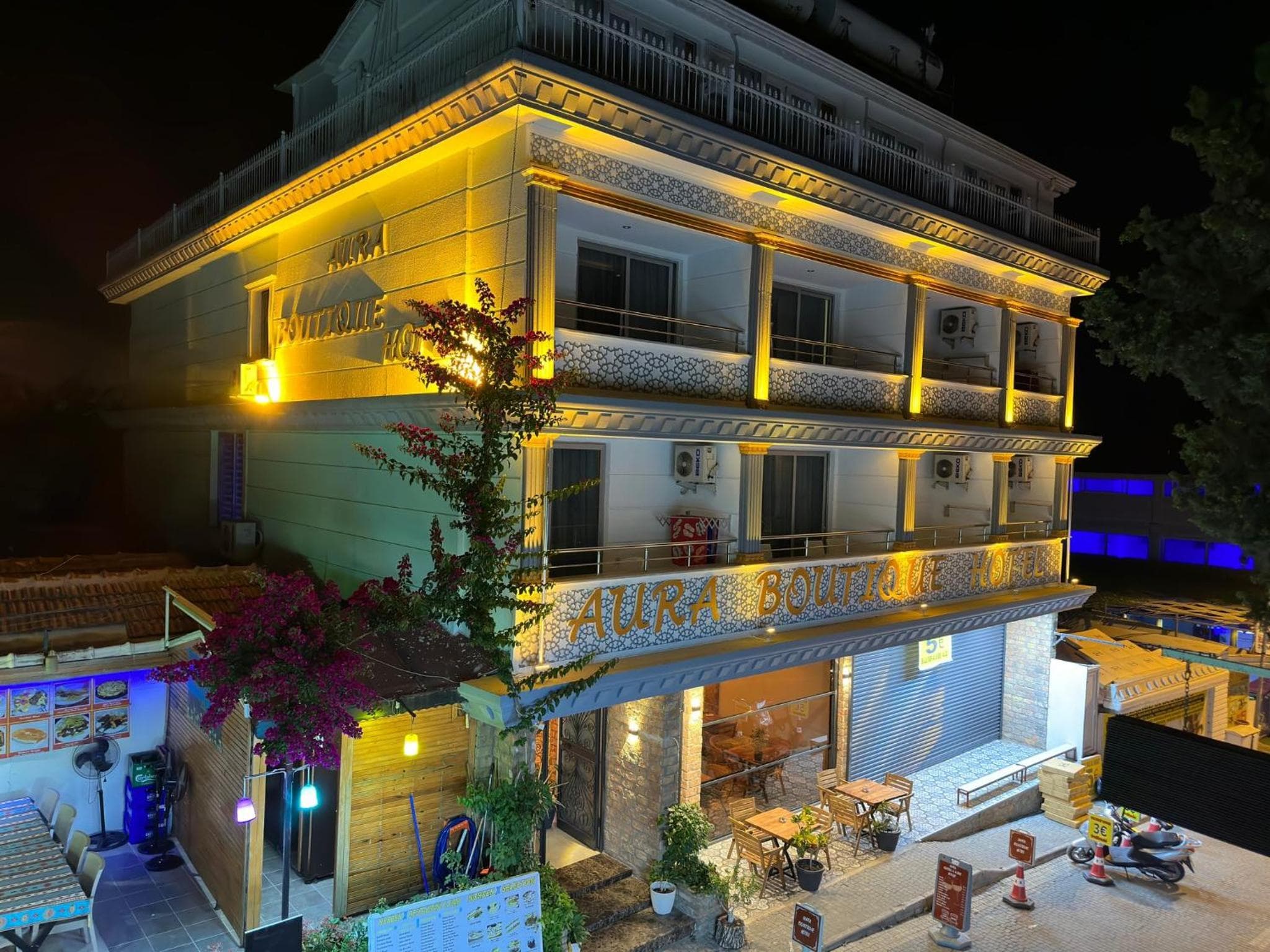Aura Boutique Hotel - Image 2
