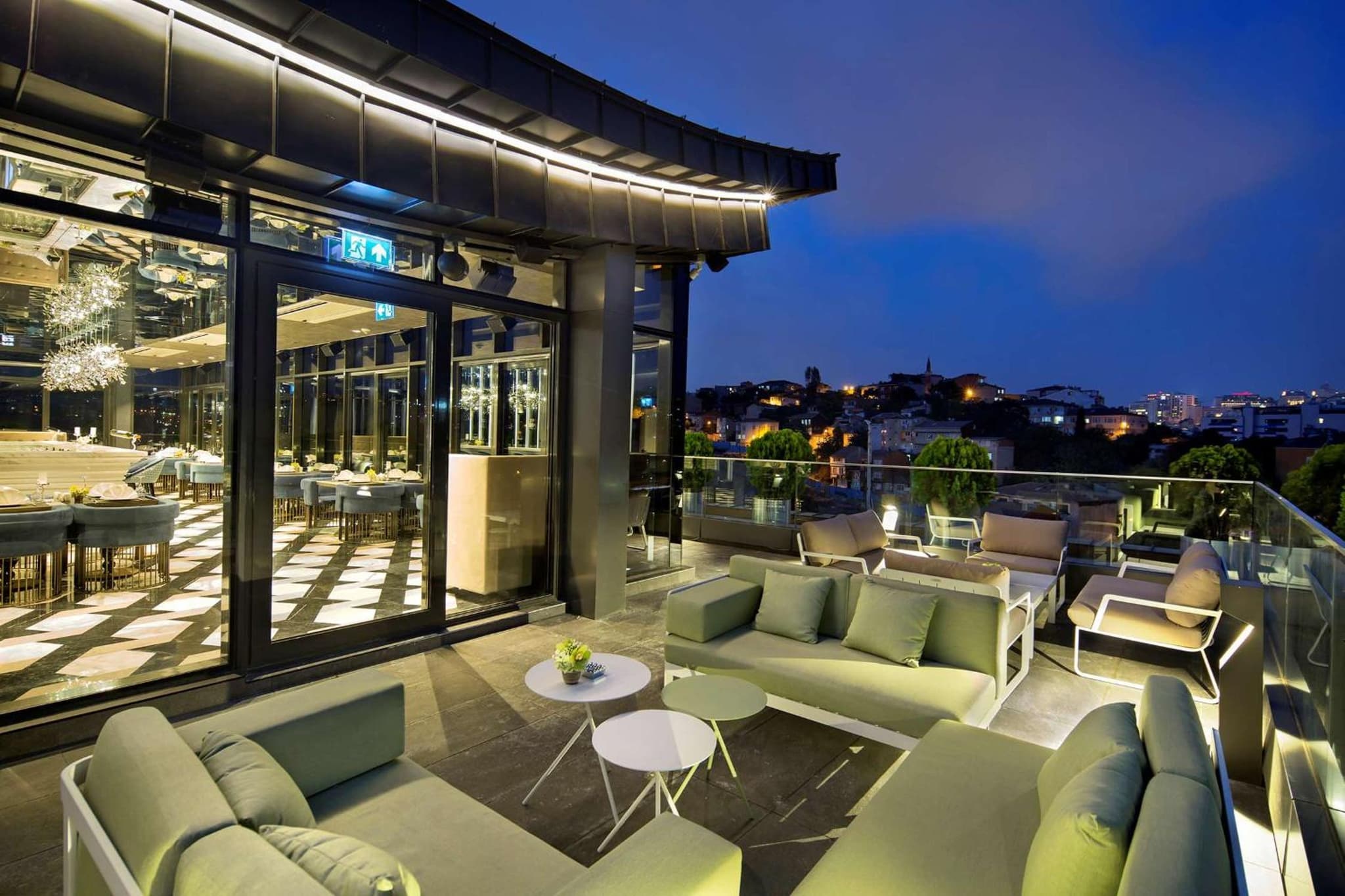 DoubleTree by Hilton İstanbul - Piyalepaşa - Image 1