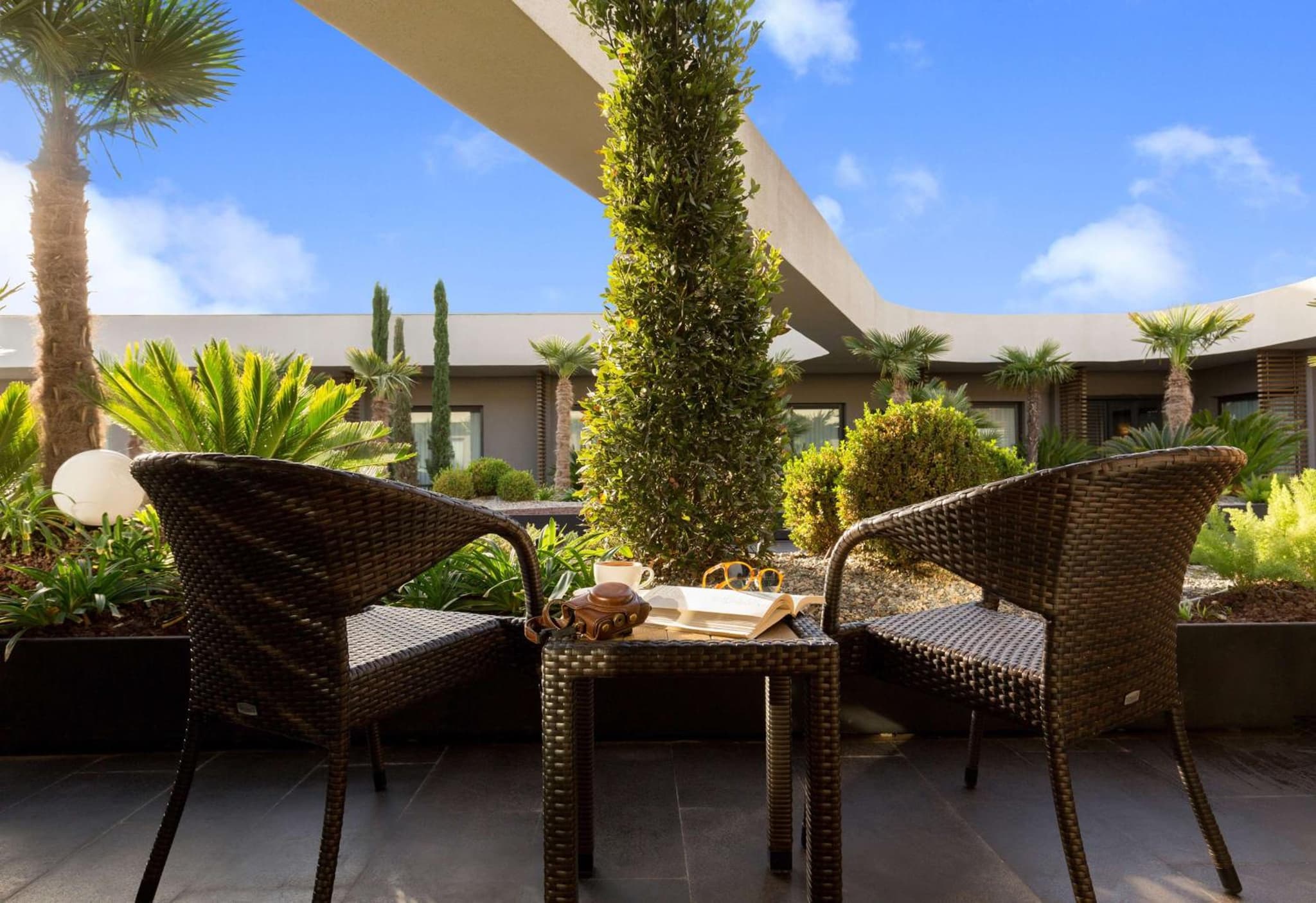 DoubleTree By Hilton Izmir Airport - Image 1