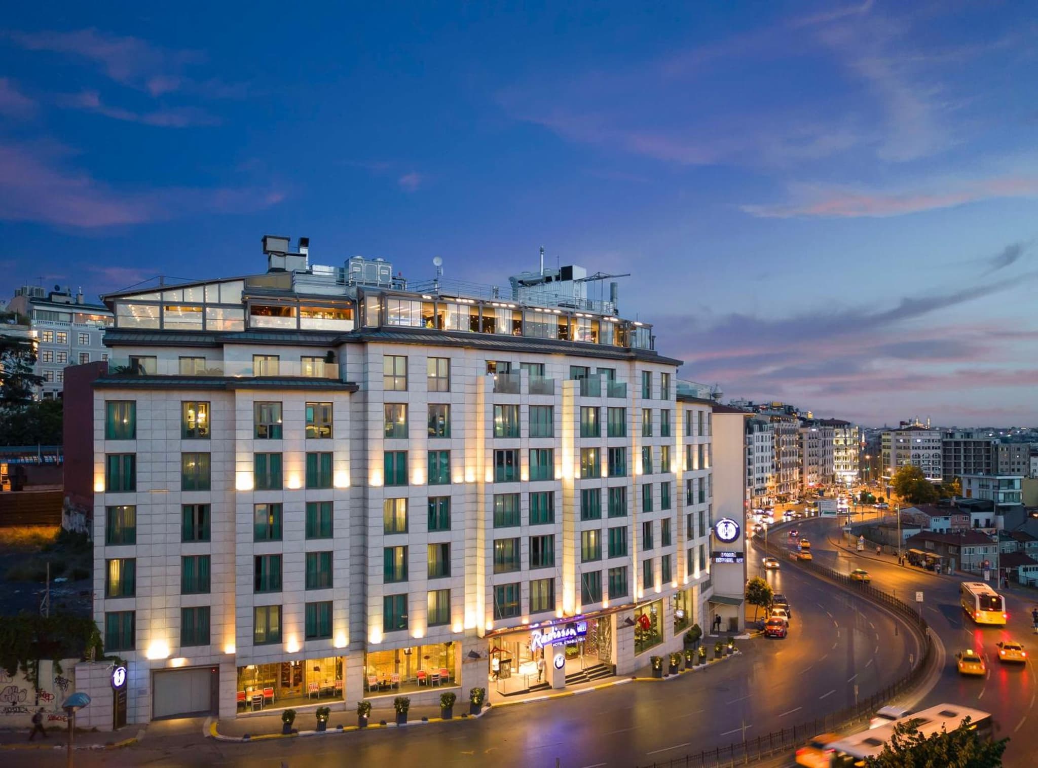 Radisson Blu Hotel Istanbul Pera - Image 1