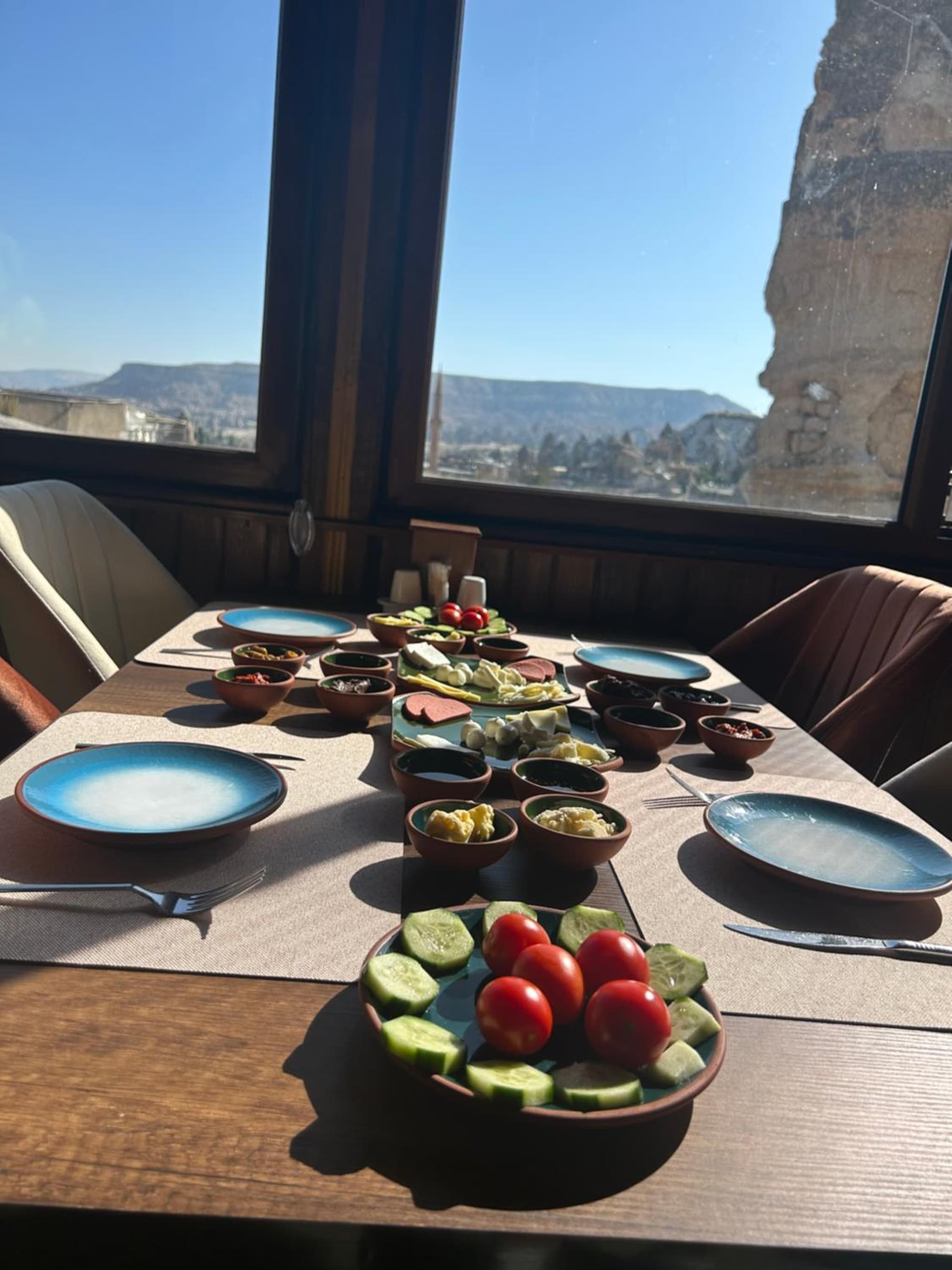 Emit Cave Hotel - Image 3