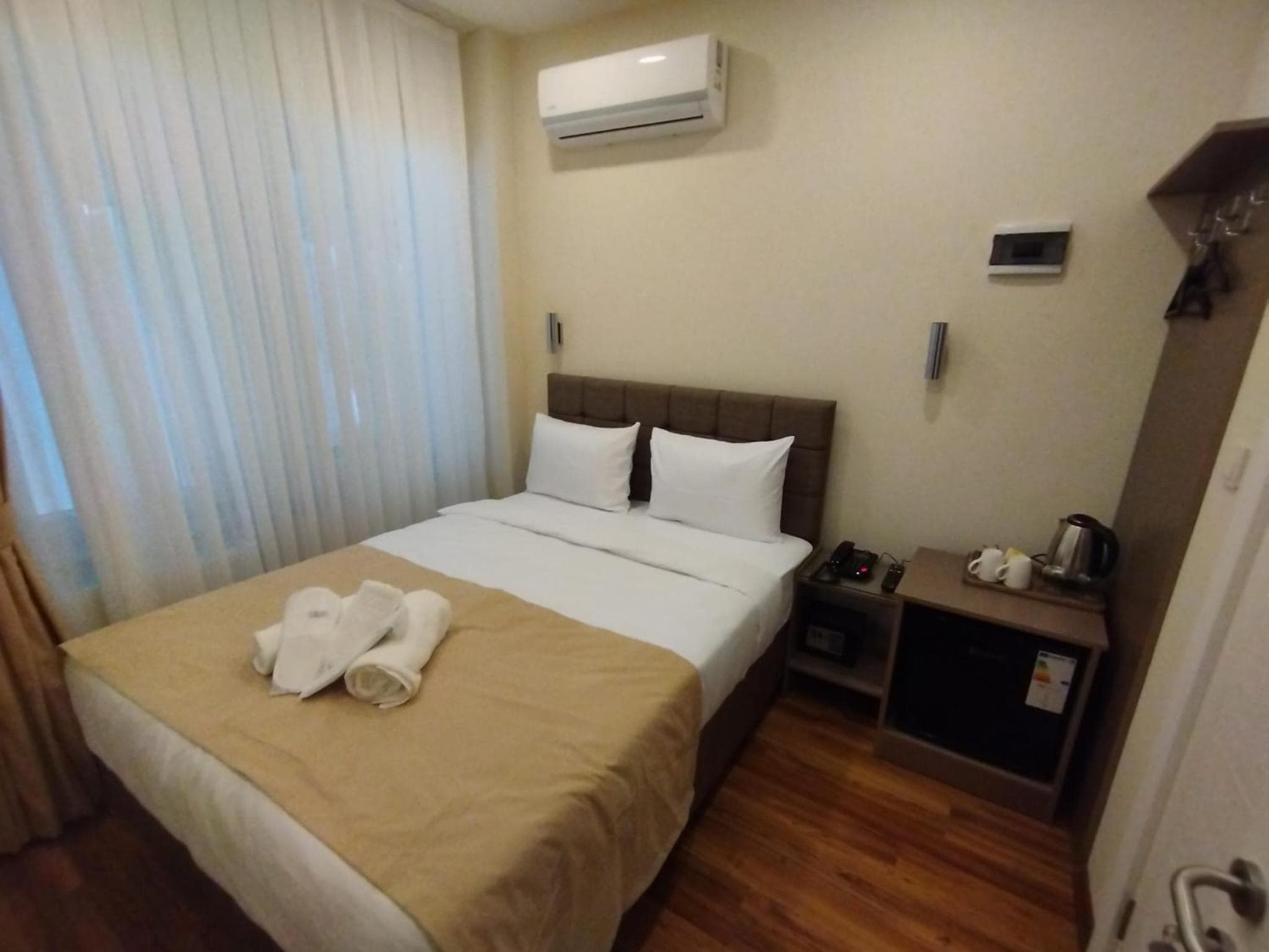 Taksim Nacre 360 Suit - Image 3