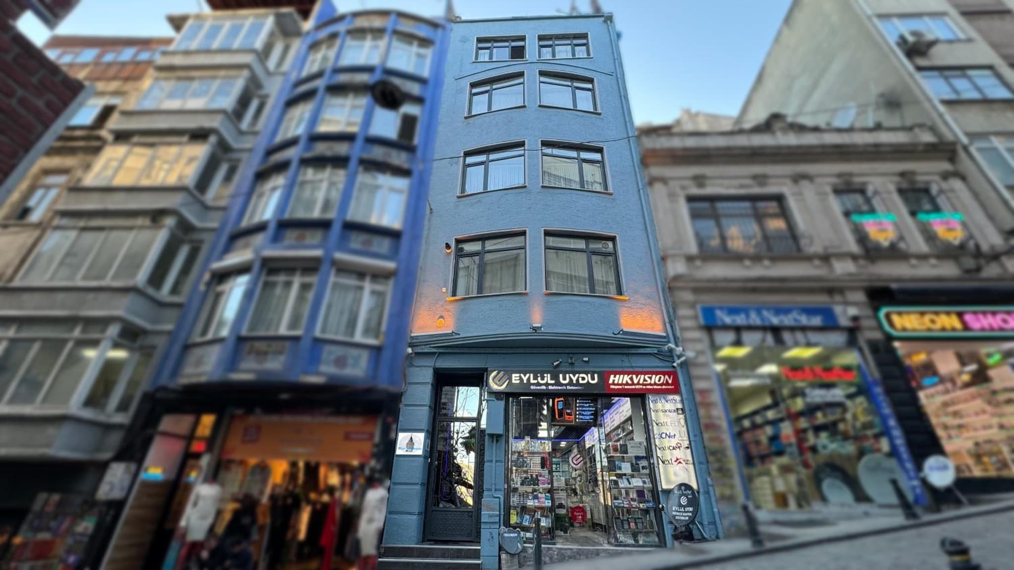 Blue Moonrise Otel - Image 1