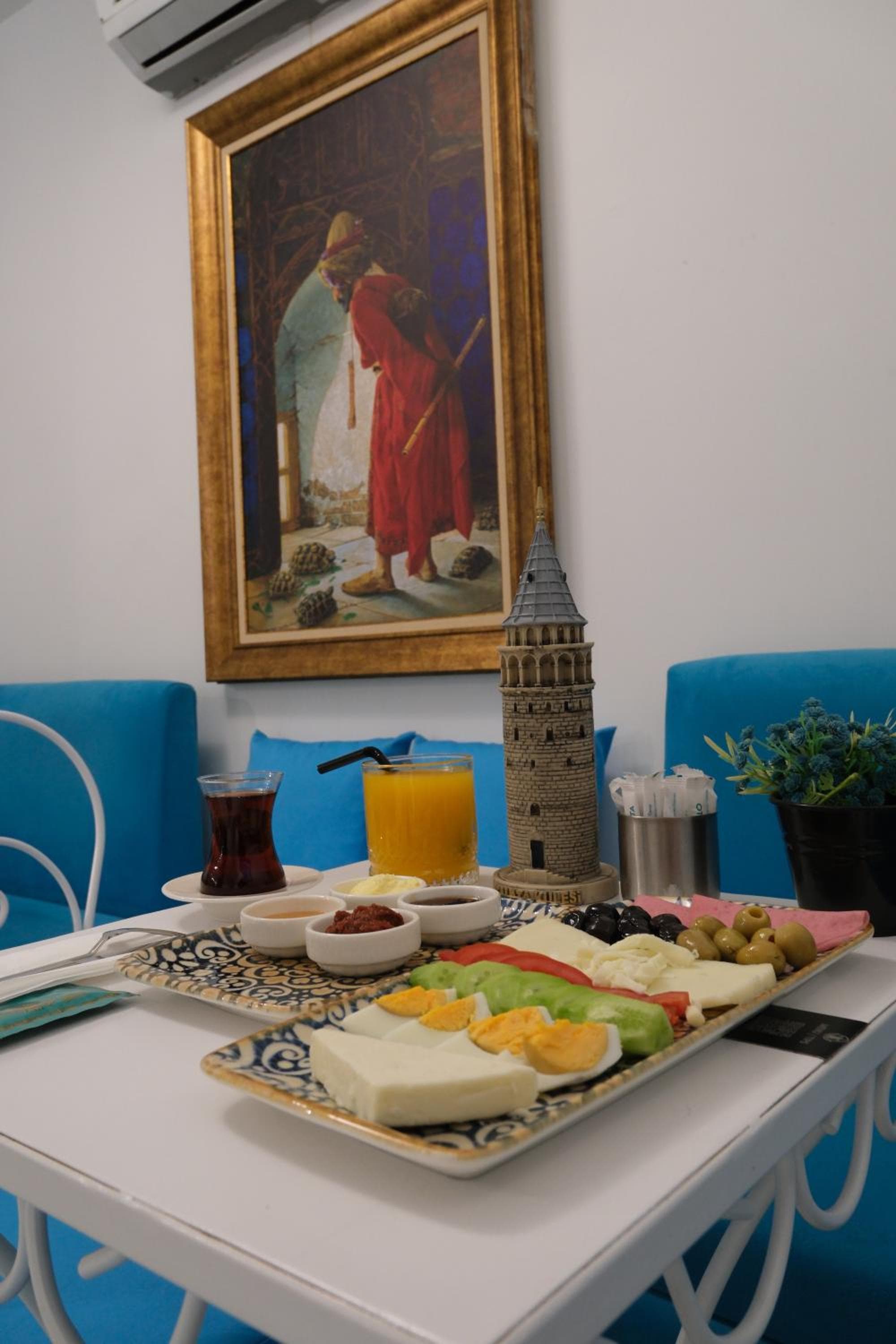Galata Moon Hotel - Image 2