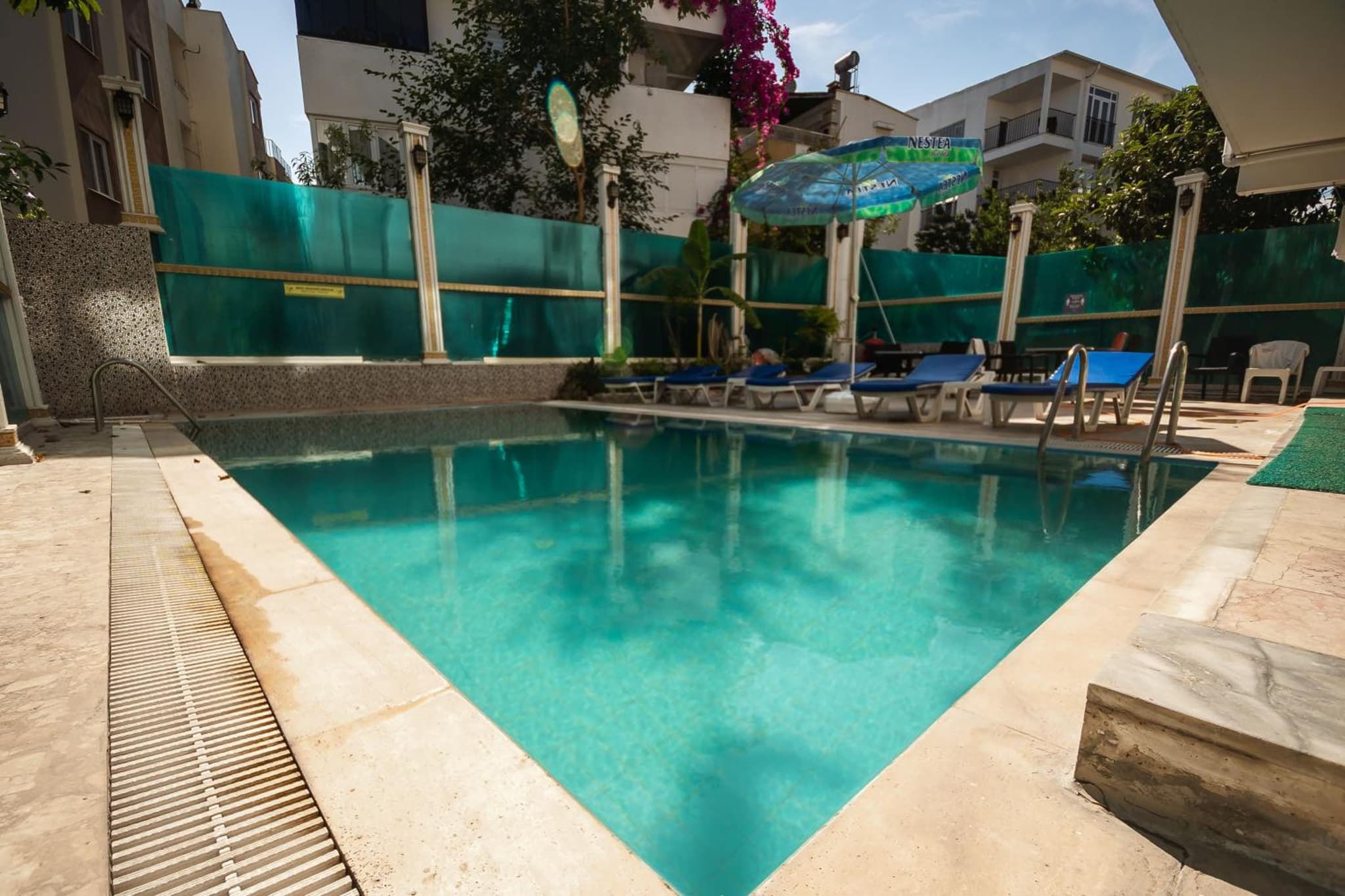 Behram Hotel - Image 1