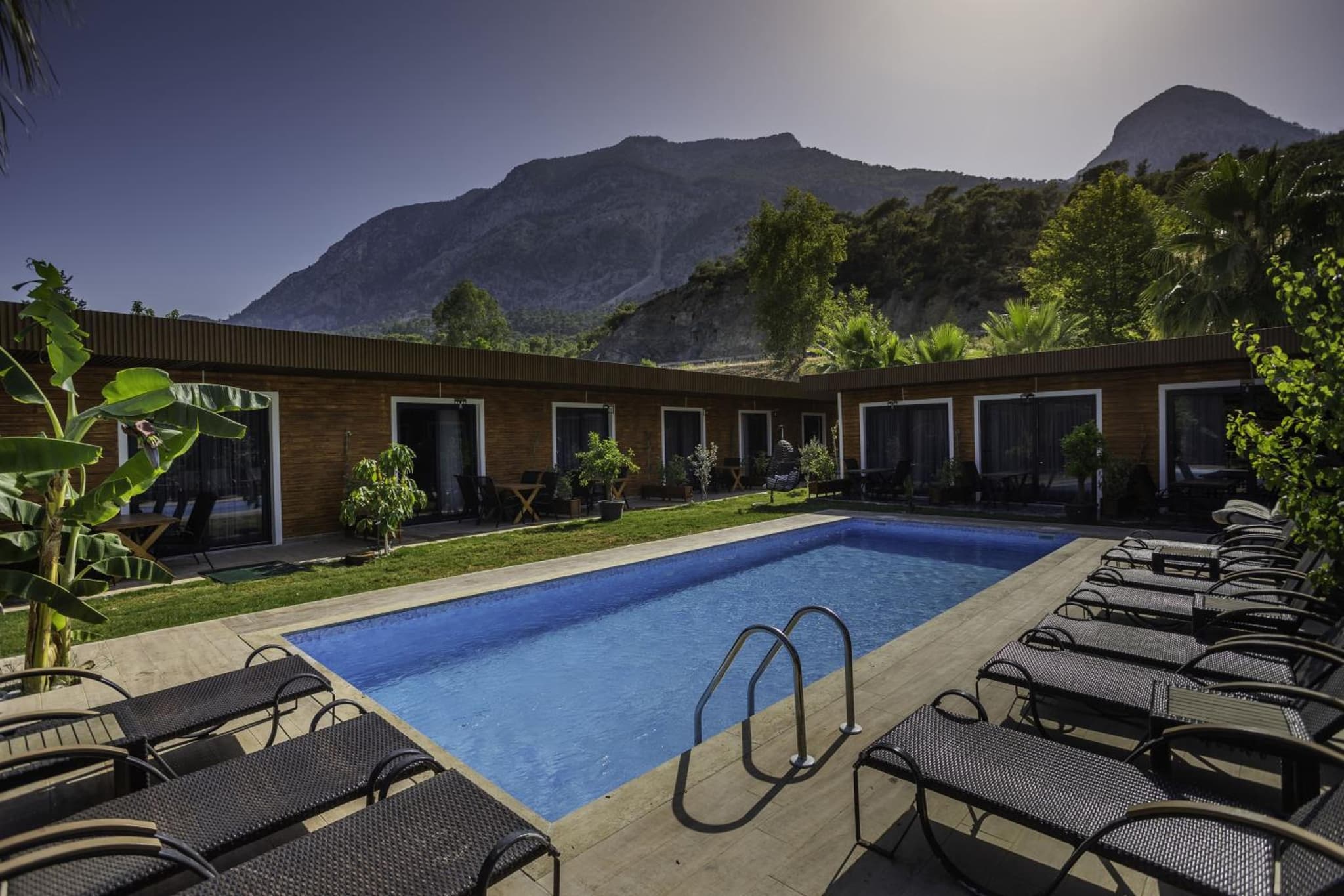 Terra Garden Hotel - Image 2