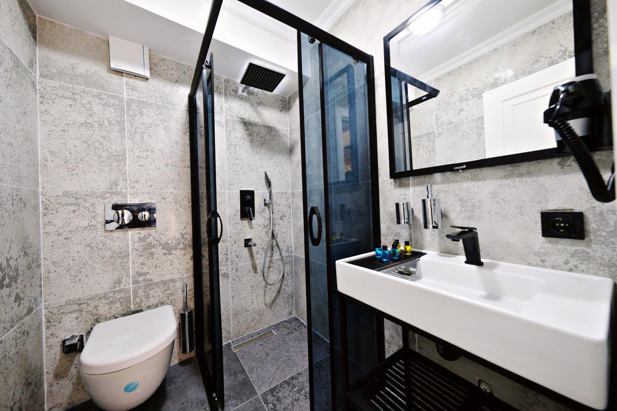 the saint hotel - Image 2