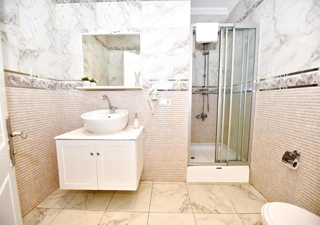 Royal Palace Otel - Image 1