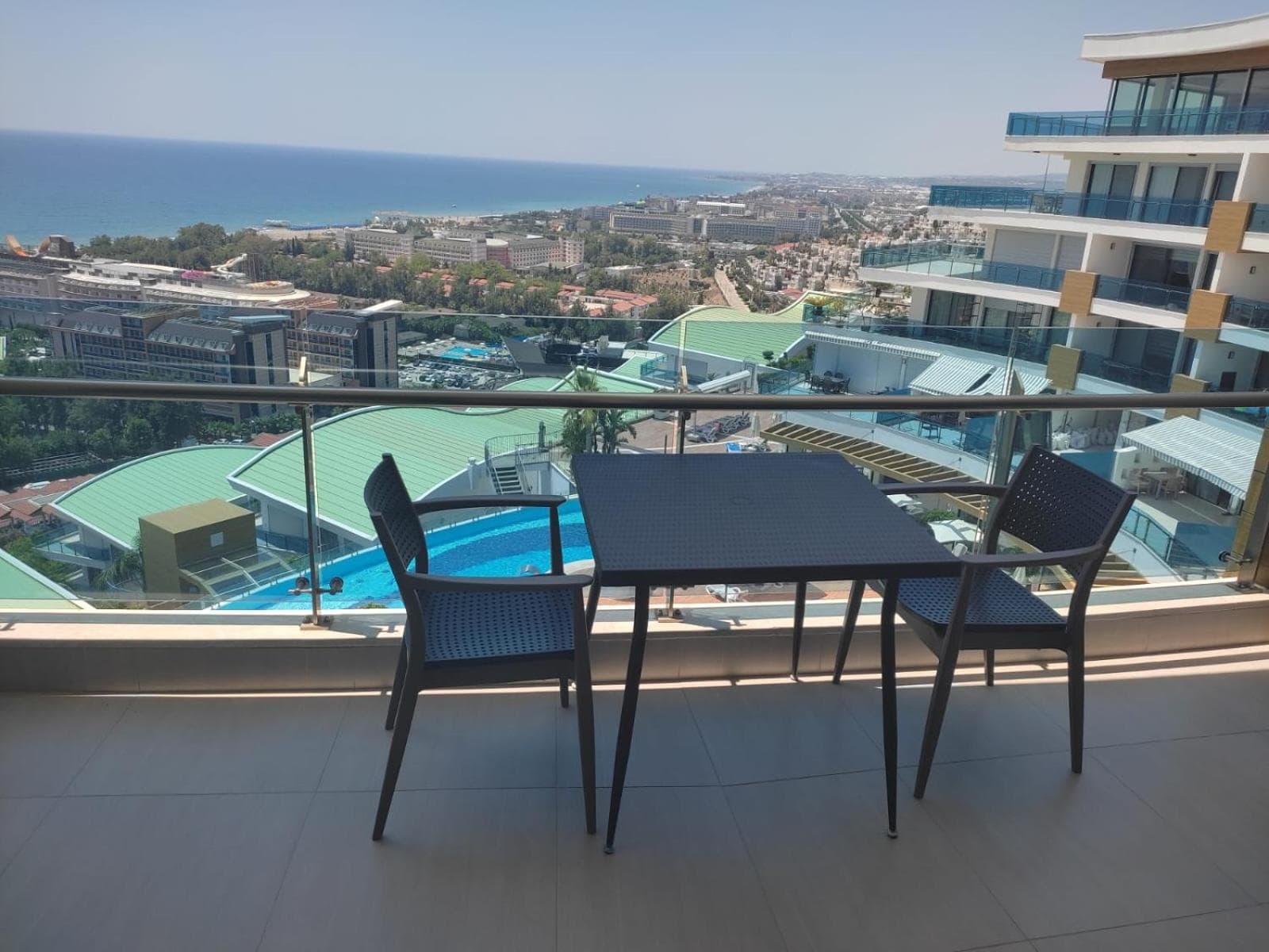 Elite Luxury Suite & Spa - Image 4