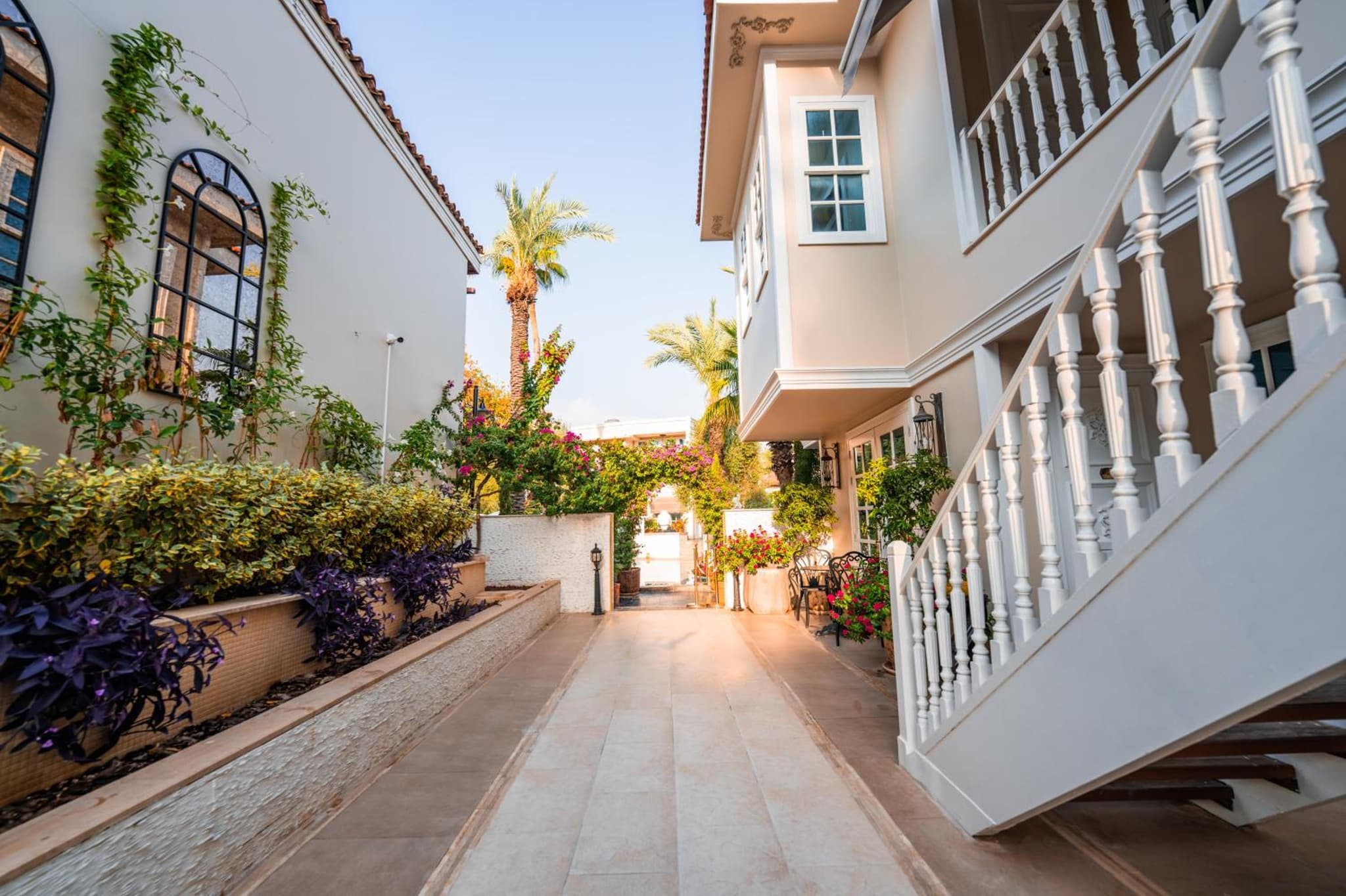 Elegance East Hotel - Image 1