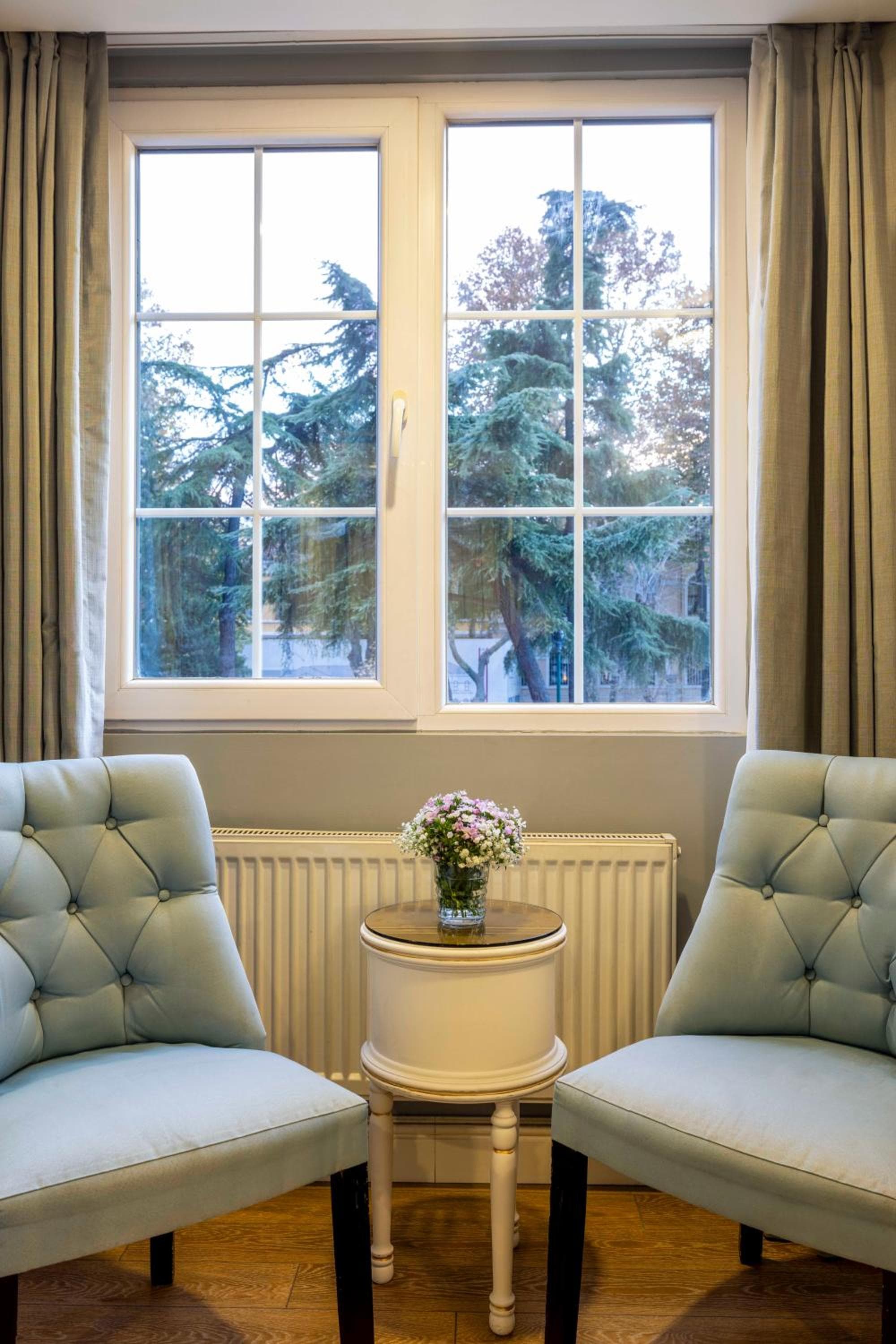 Raymond Hotel Old City - Image 1