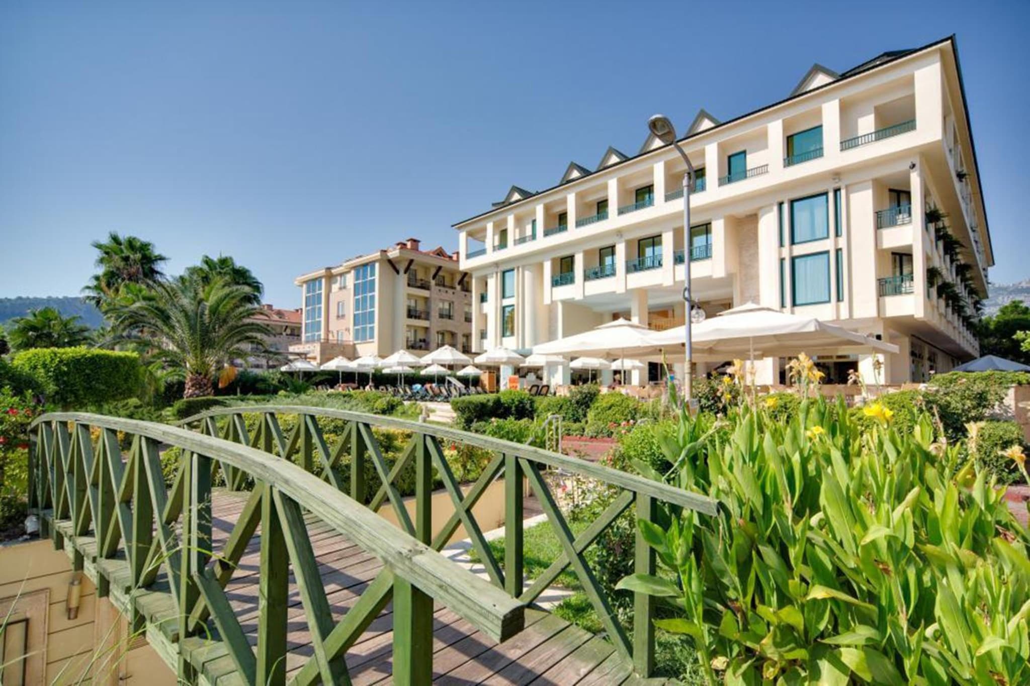 Golden Lotus Hotel - Image 1