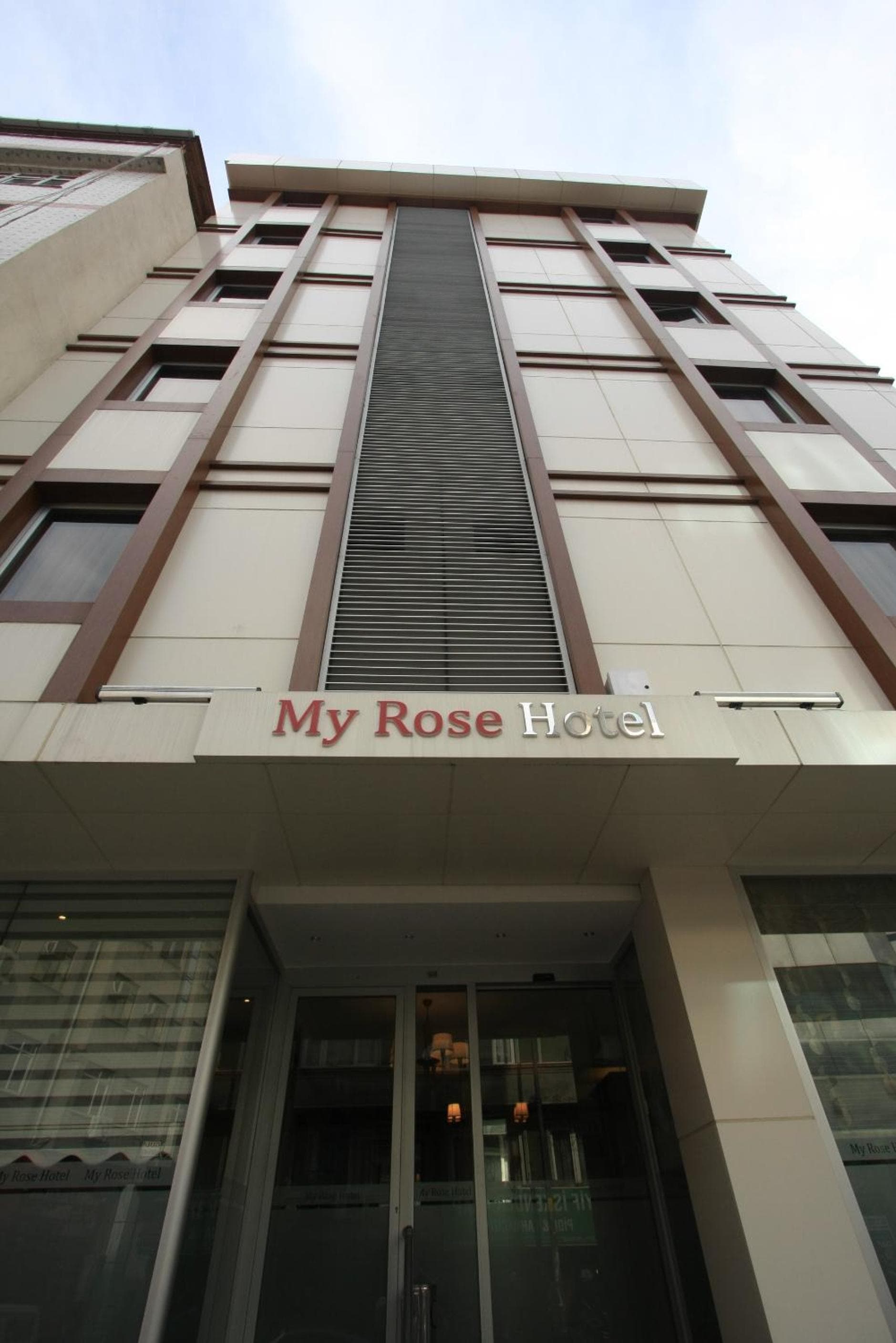 My Rose Otel - Image 1