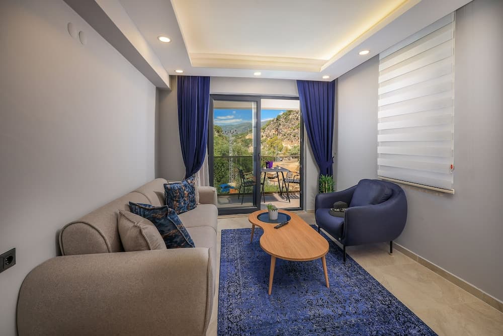 Harnup Apart - Image 1