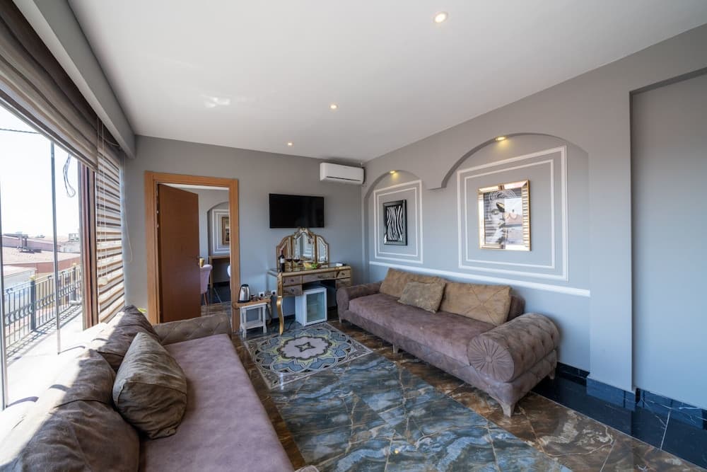 Holiday Business Otel