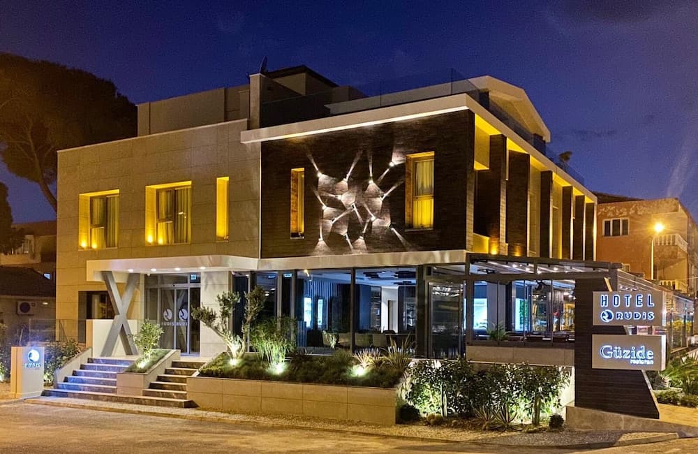 Rudis Otel - Image 1