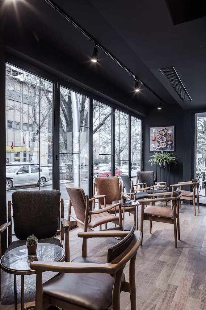 Hotel Cinnah - Image 2