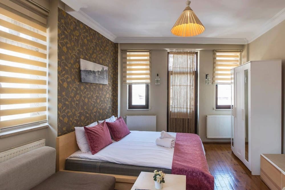 Green Bird Süit - Image 4