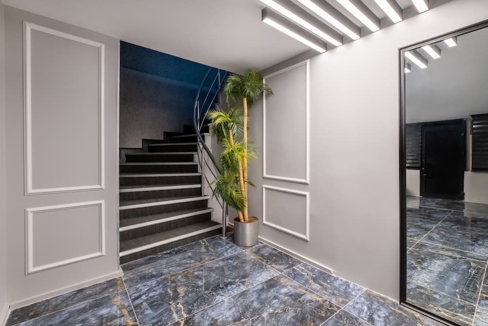 Kraliçe Oteli - Image 1