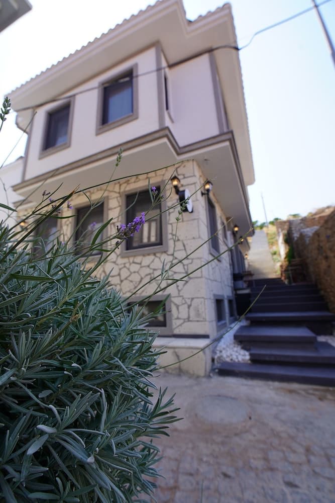 Achilles Bozcaada - Image 1