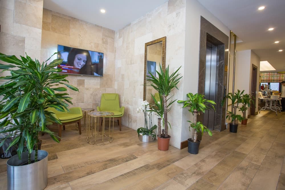 The White Orient Otel - Image 3