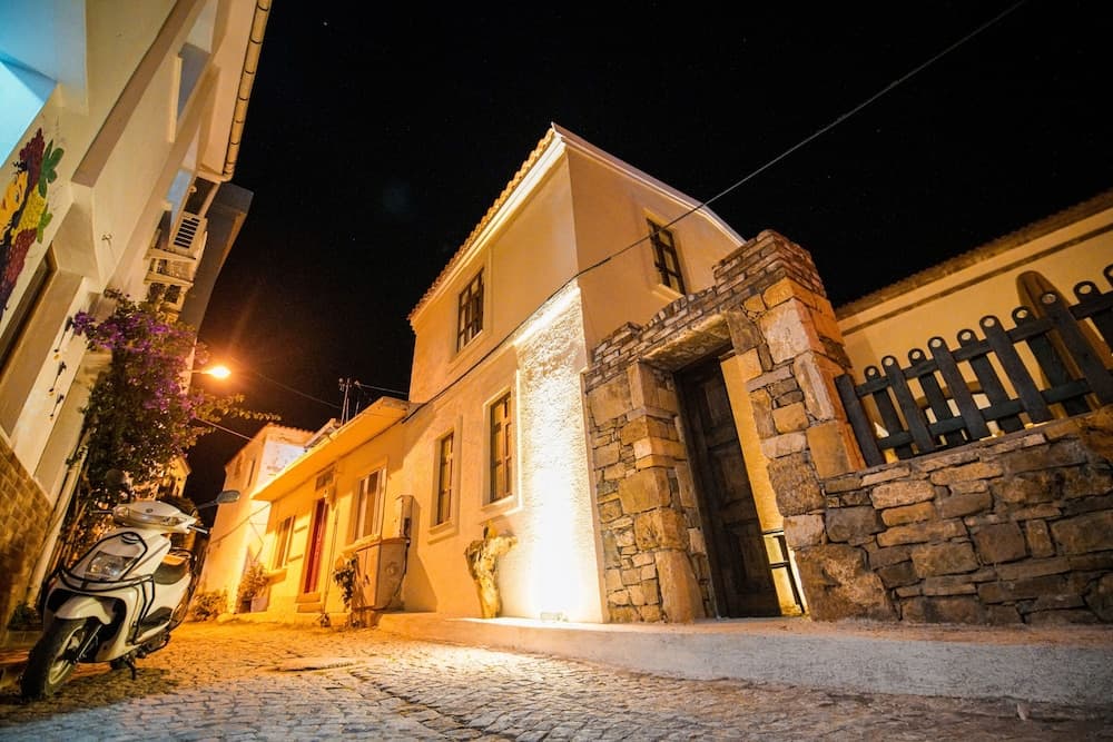 İrinikos Otel - Image 1