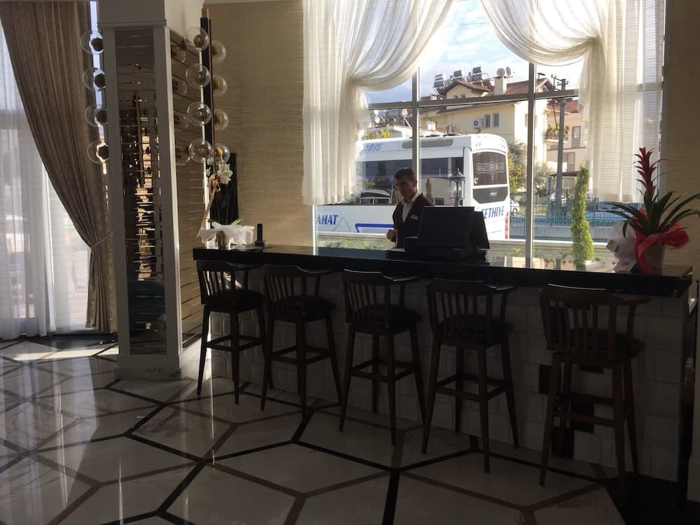 Exelans Hotel & Spa - Image 4