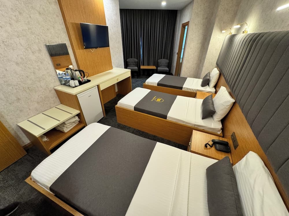 E5 Park Hotel - Image 3